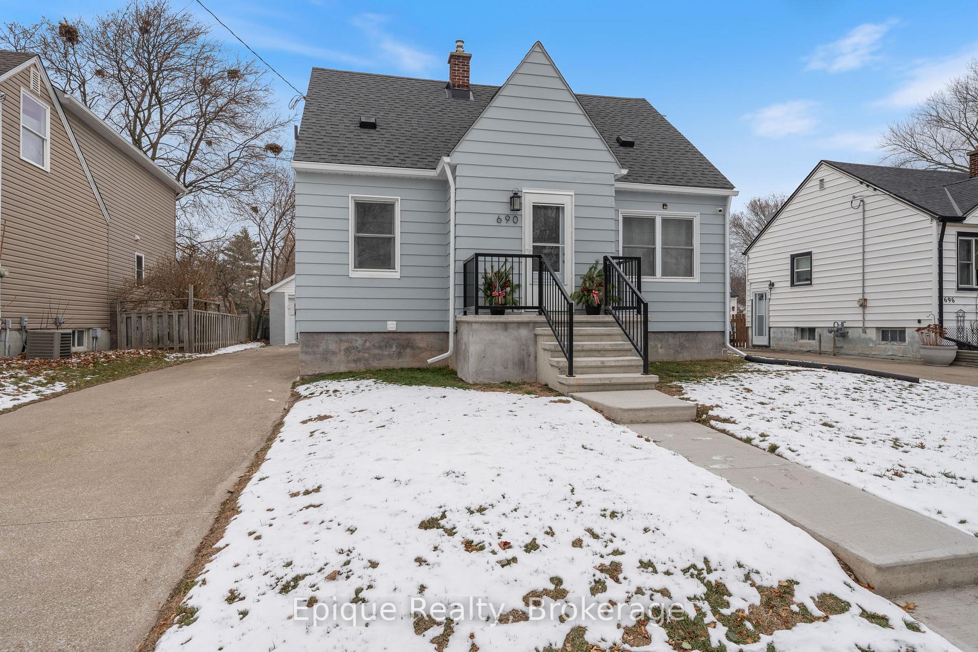 Photo 1 of 690 Rosedale Avenue, Sarnia — HOMEH