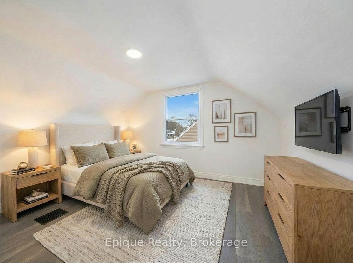 Photo 10 of 690 Rosedale Avenue, Sarnia — HOMEH