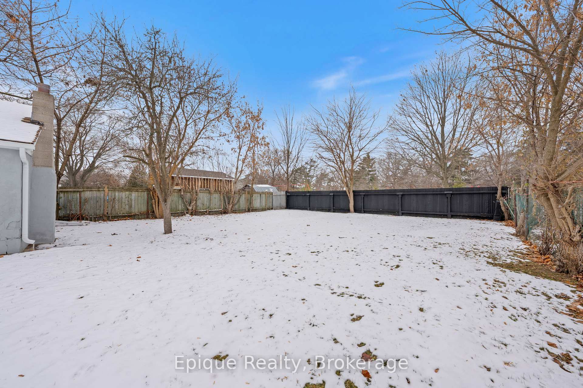 Photo 24 of 690 Rosedale Avenue, Sarnia — HOMEH