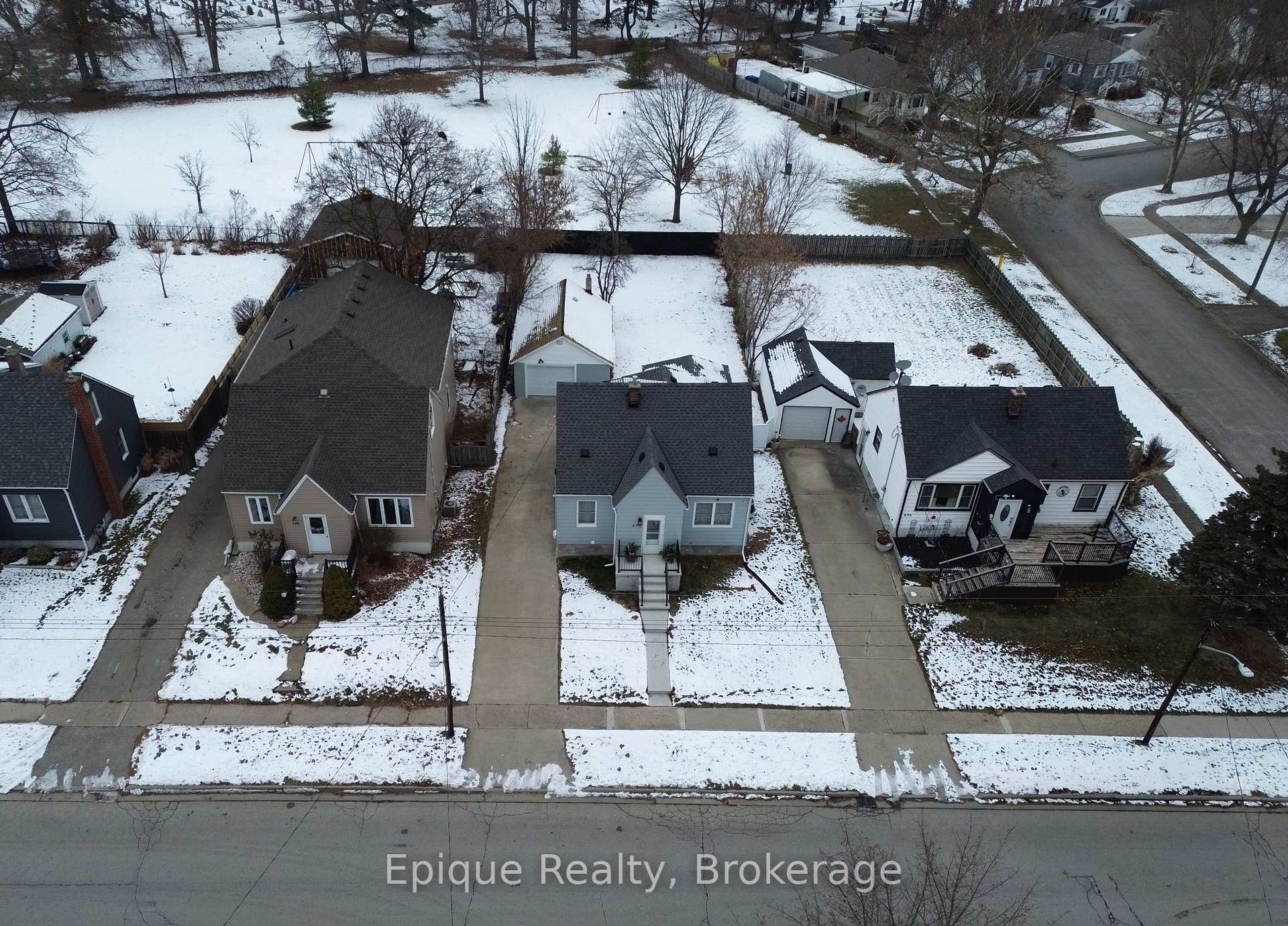 Photo 15 of 690 Rosedale Avenue, Sarnia — HOMEH
