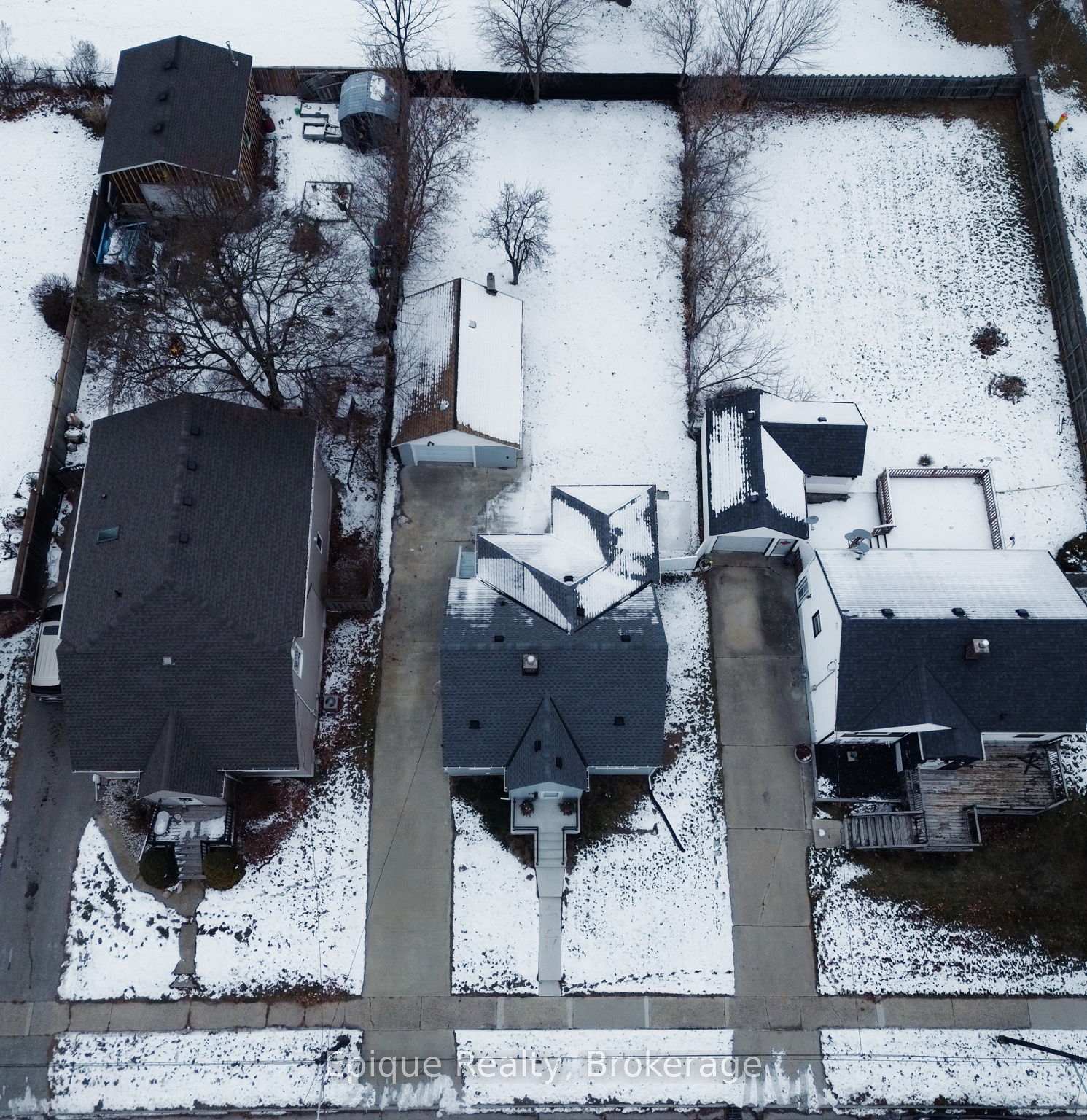 Photo 25 of 690 Rosedale Avenue, Sarnia — HOMEH