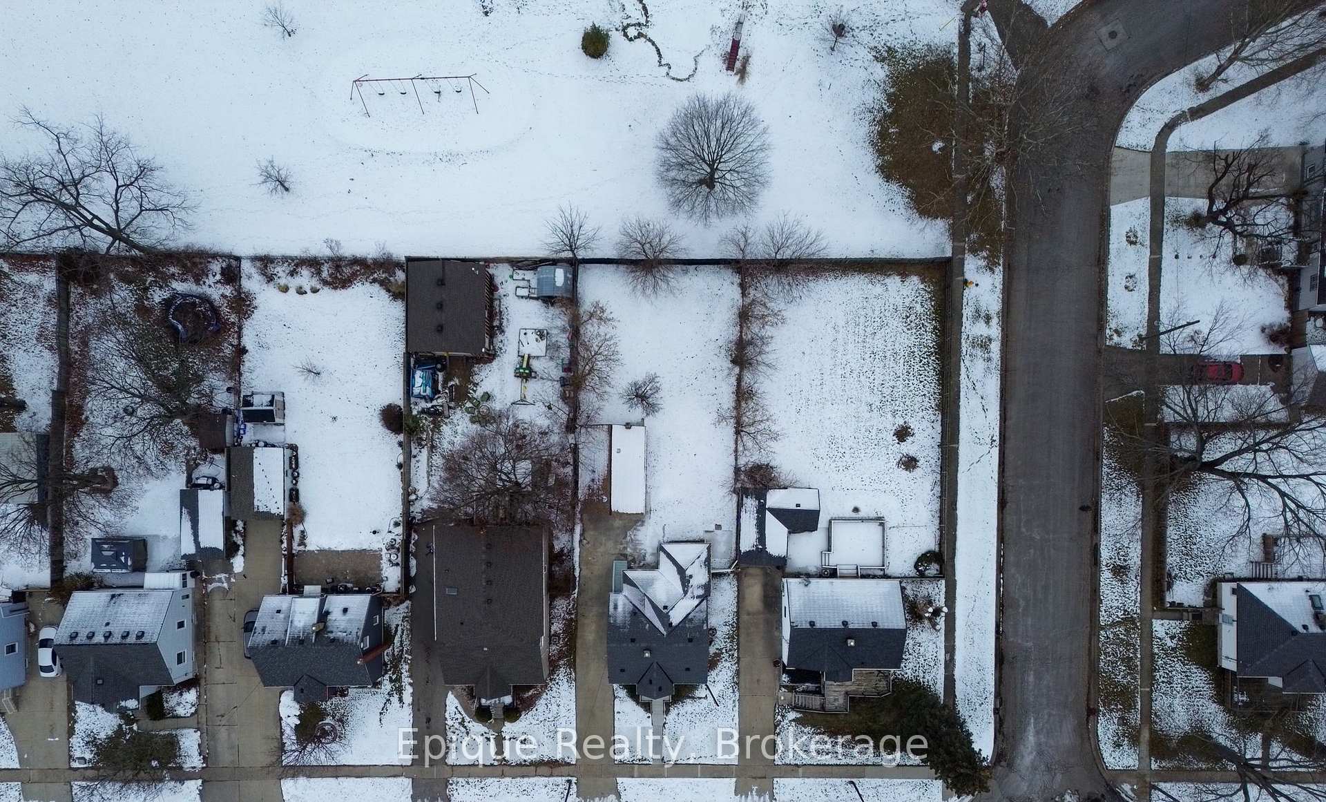 Photo 18 of 690 Rosedale Avenue, Sarnia — HOMEH