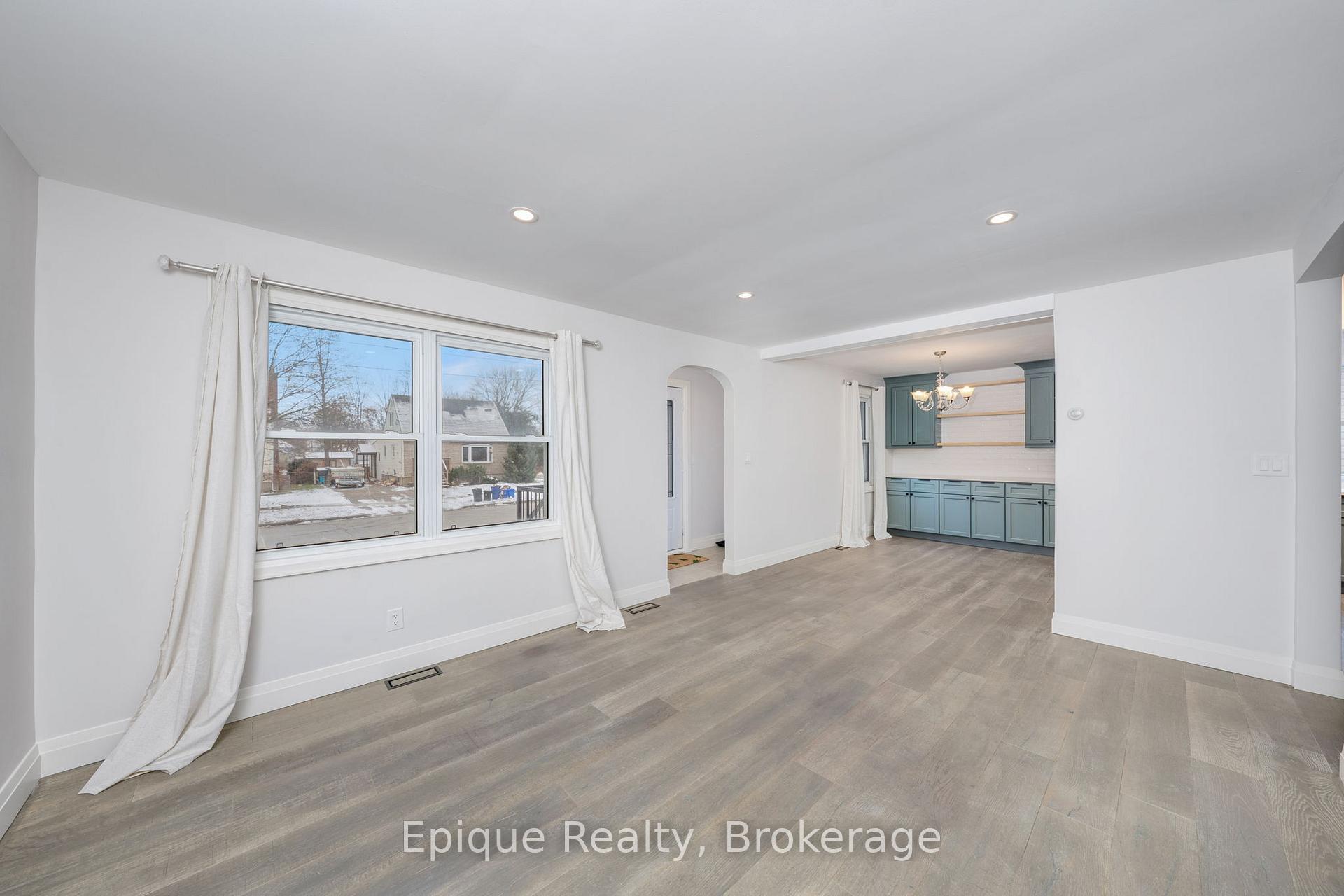 Photo 21 of 690 Rosedale Avenue, Sarnia — HOMEH