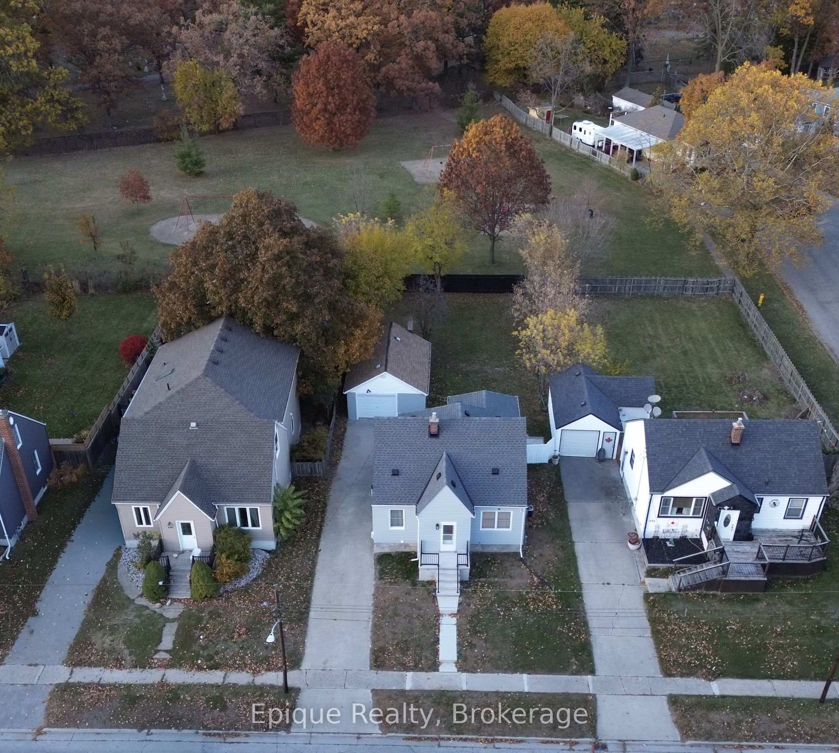 Photo 48 of 690 Rosedale Avenue, Sarnia — HOMEH