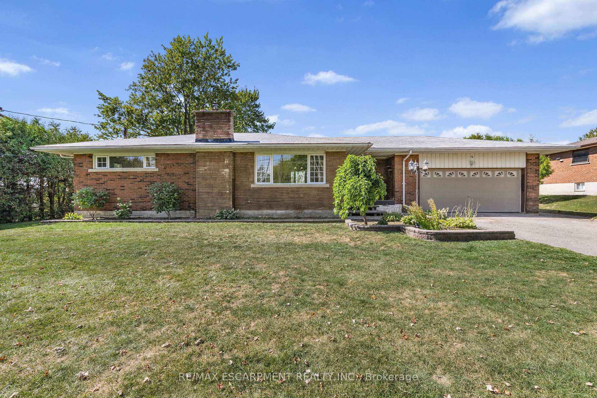 Photo 1 of 585 Fifth Road E, Hamilton, Stoney Creek — HOMEH
