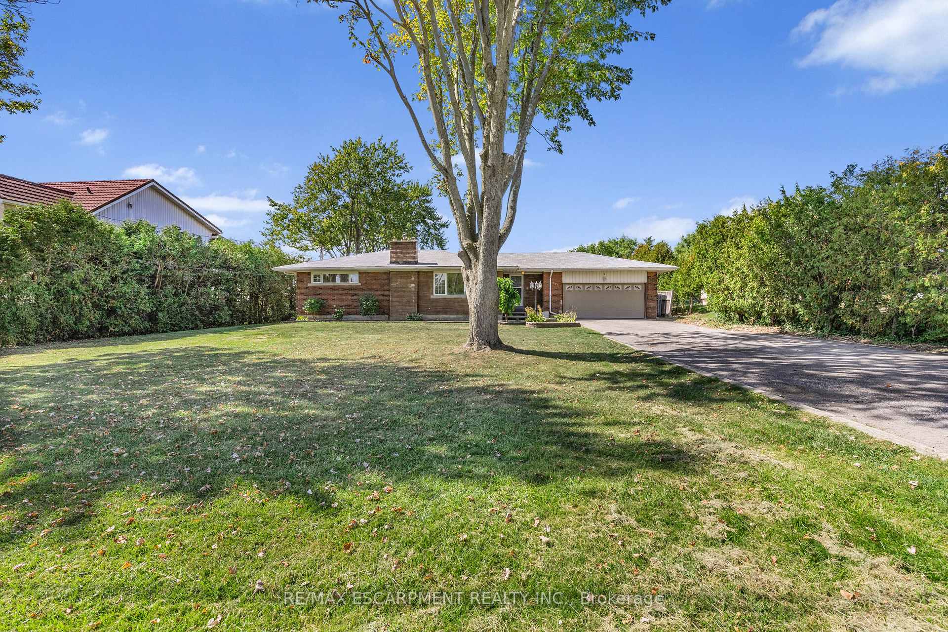 Photo 5 of 585 Fifth Road E, Hamilton, Stoney Creek — HOMEH