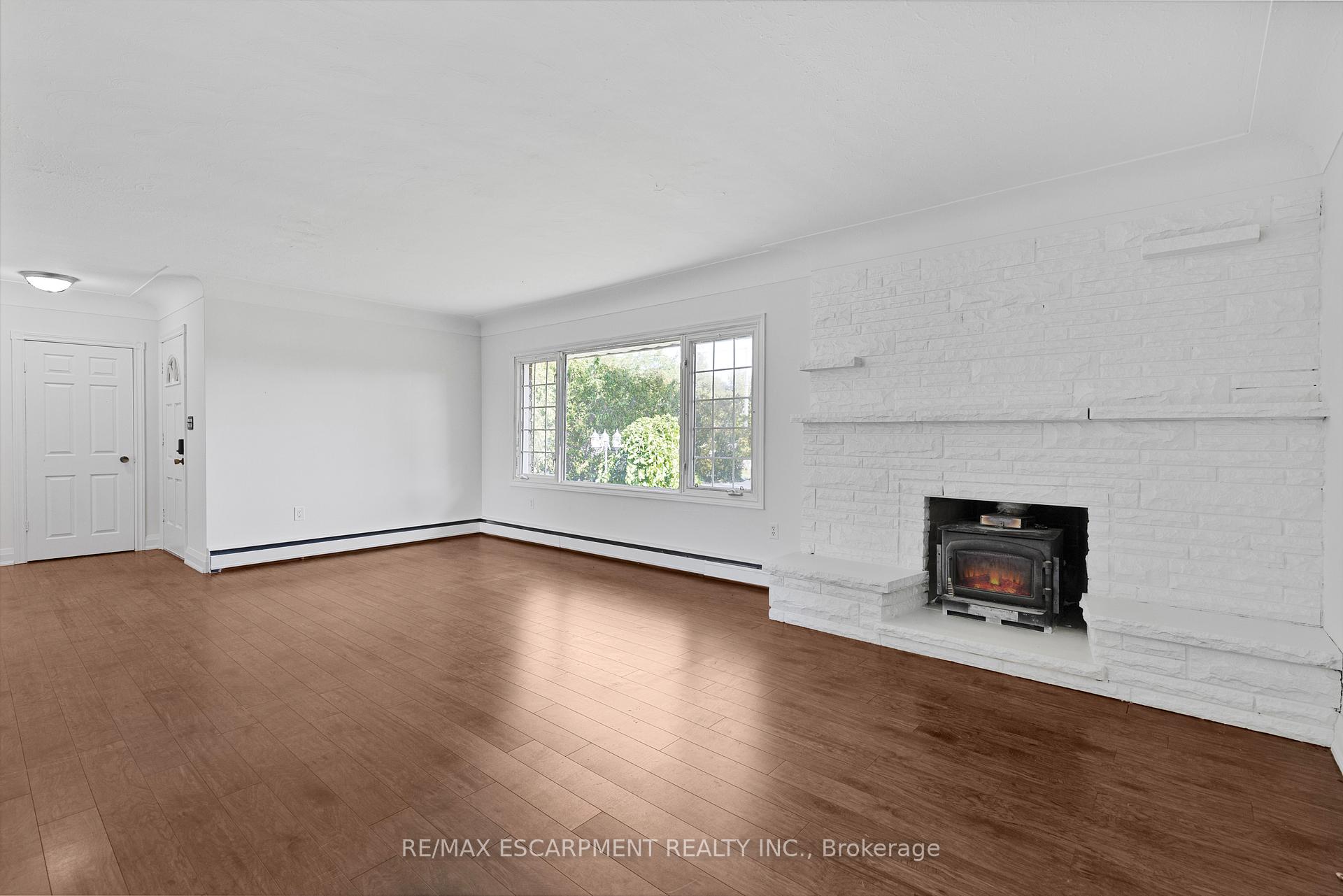 Photo 7 of 585 Fifth Road E, Hamilton, Stoney Creek — HOMEH