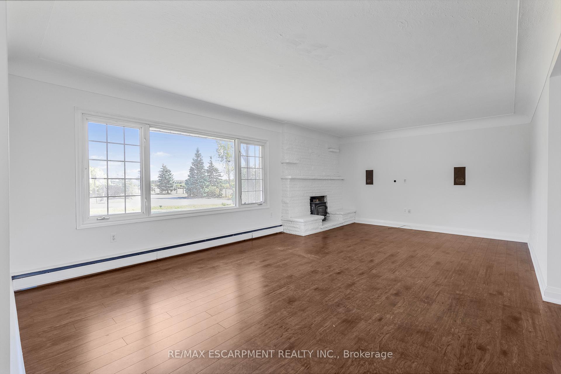 Photo 35 of 585 Fifth Road E, Hamilton, Stoney Creek — HOMEH