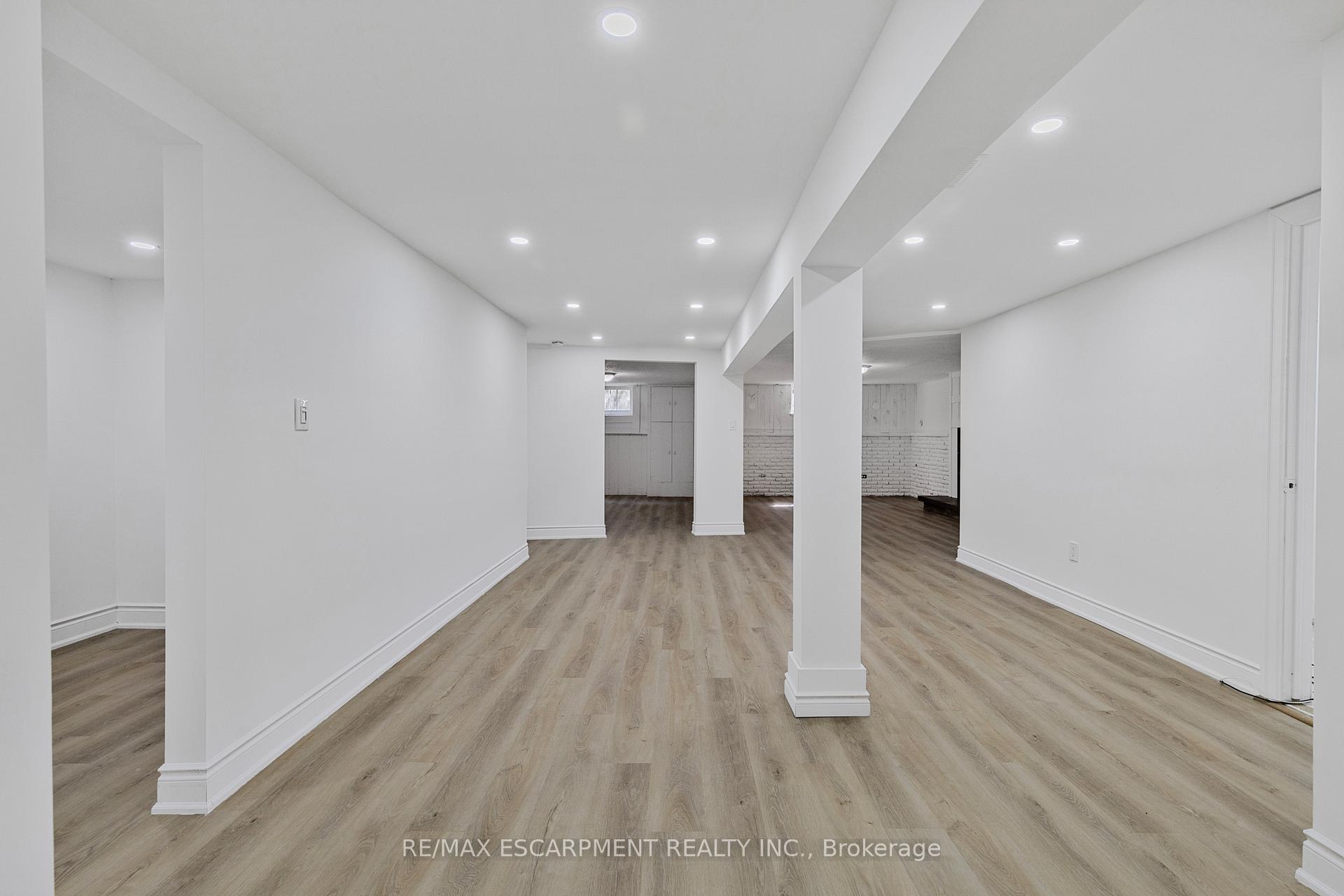 Photo 15 of 585 Fifth Road E, Hamilton, Stoney Creek — HOMEH