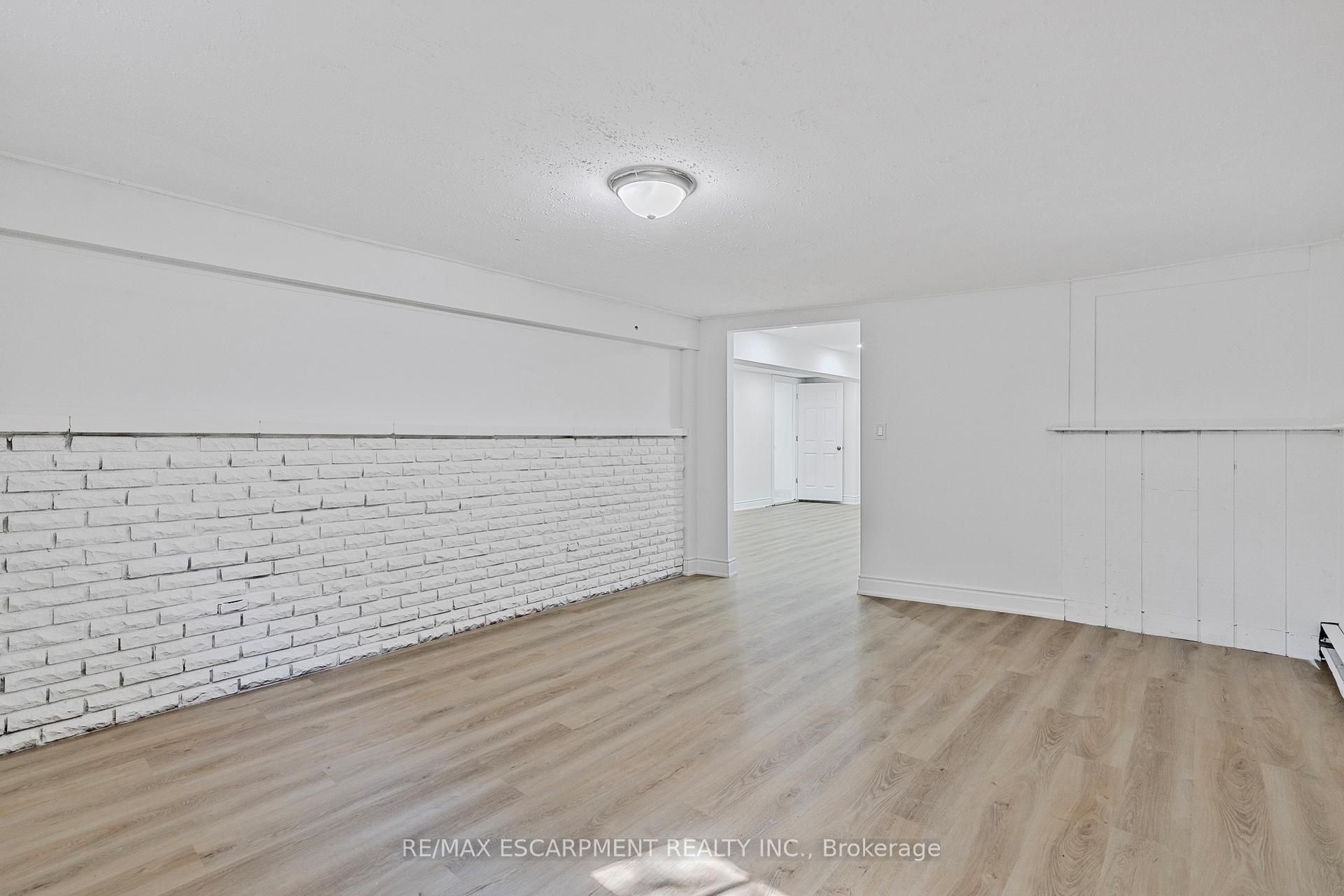 Photo 20 of 585 Fifth Road E, Hamilton, Stoney Creek — HOMEH