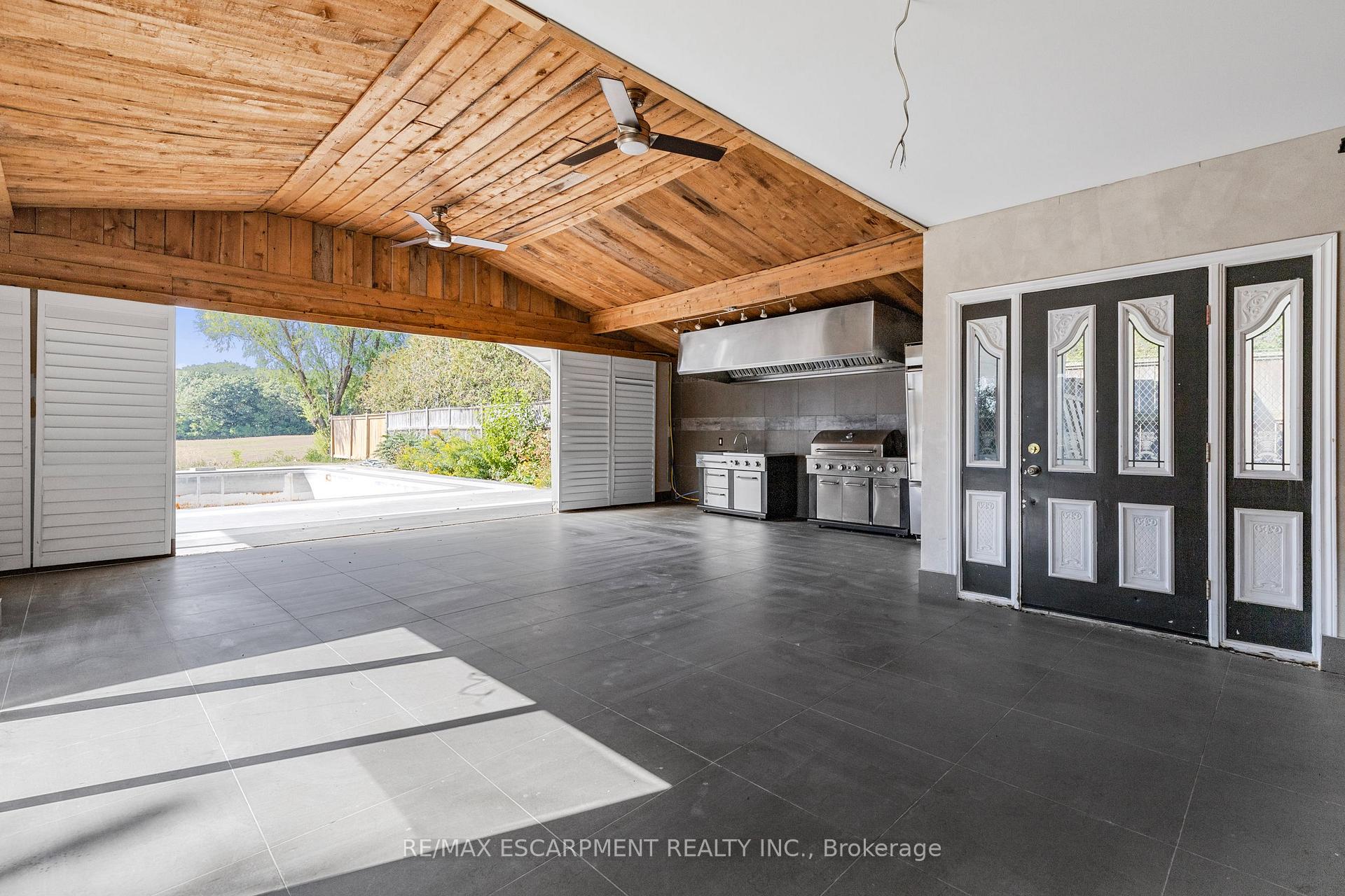 Photo 24 of 585 Fifth Road E, Hamilton, Stoney Creek — HOMEH