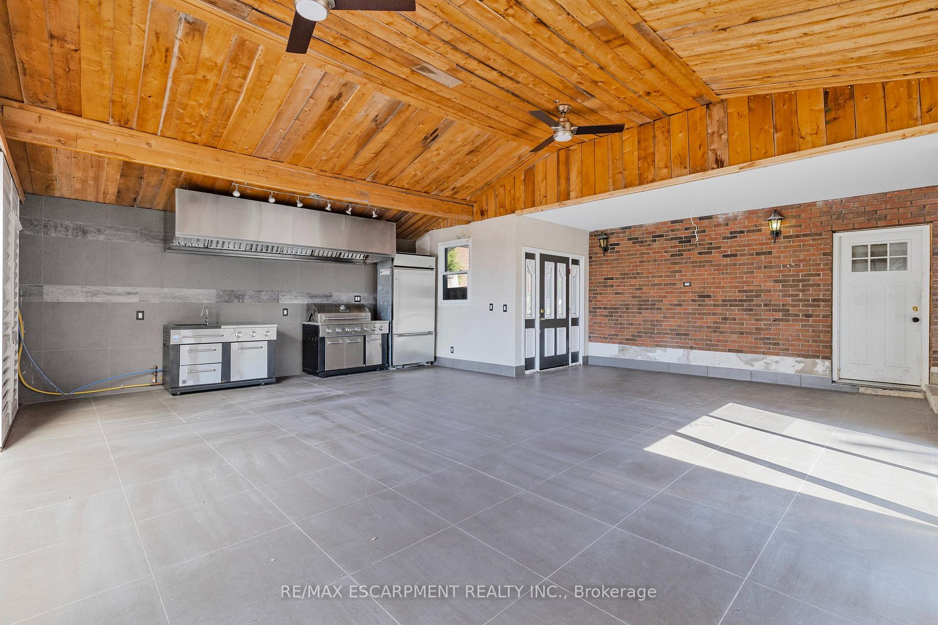 Photo 26 of 585 Fifth Road E, Hamilton, Stoney Creek — HOMEH