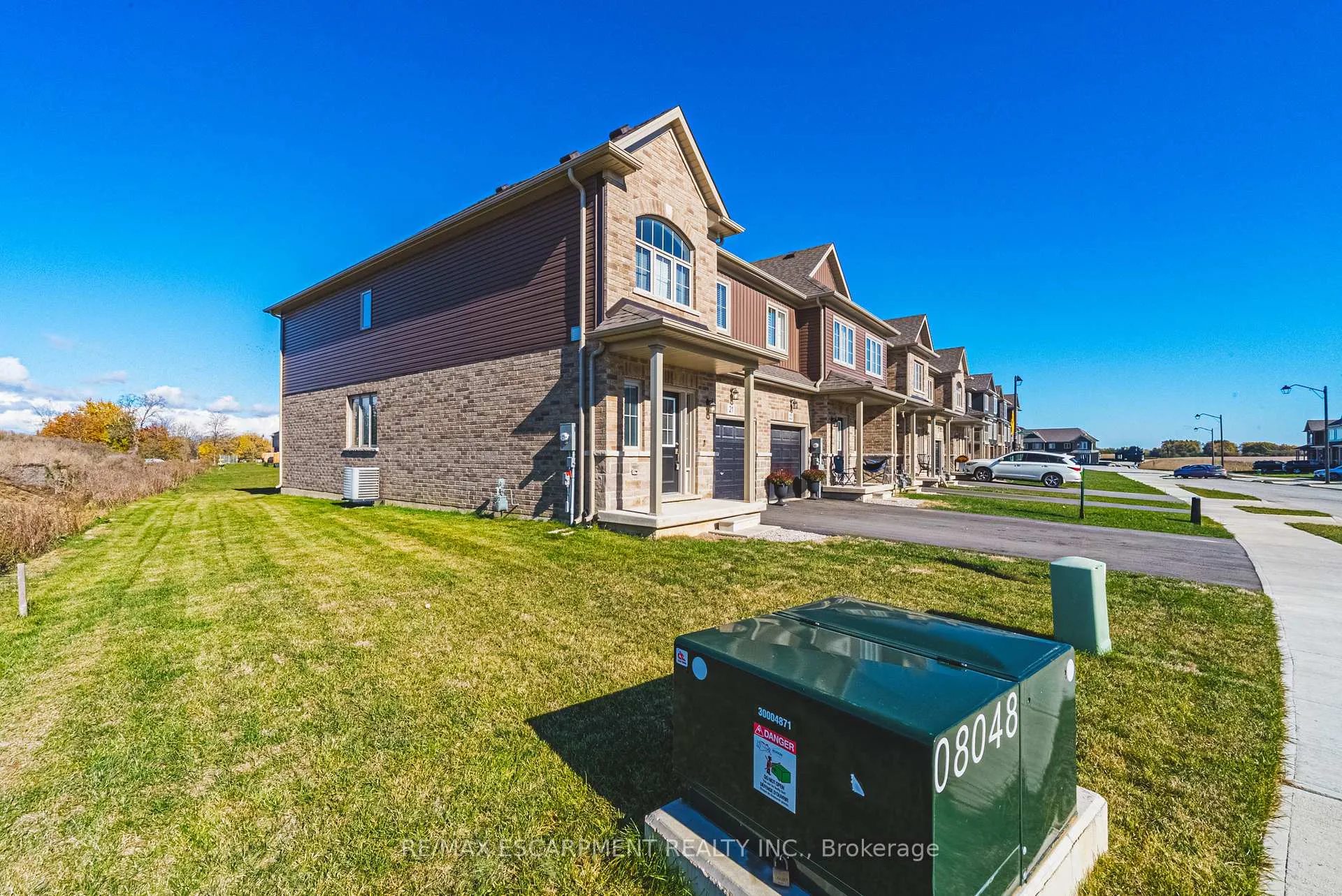 Photo 3 of 21 Zoe Lane, Hamilton, Rural Glanbrook — HOMEH