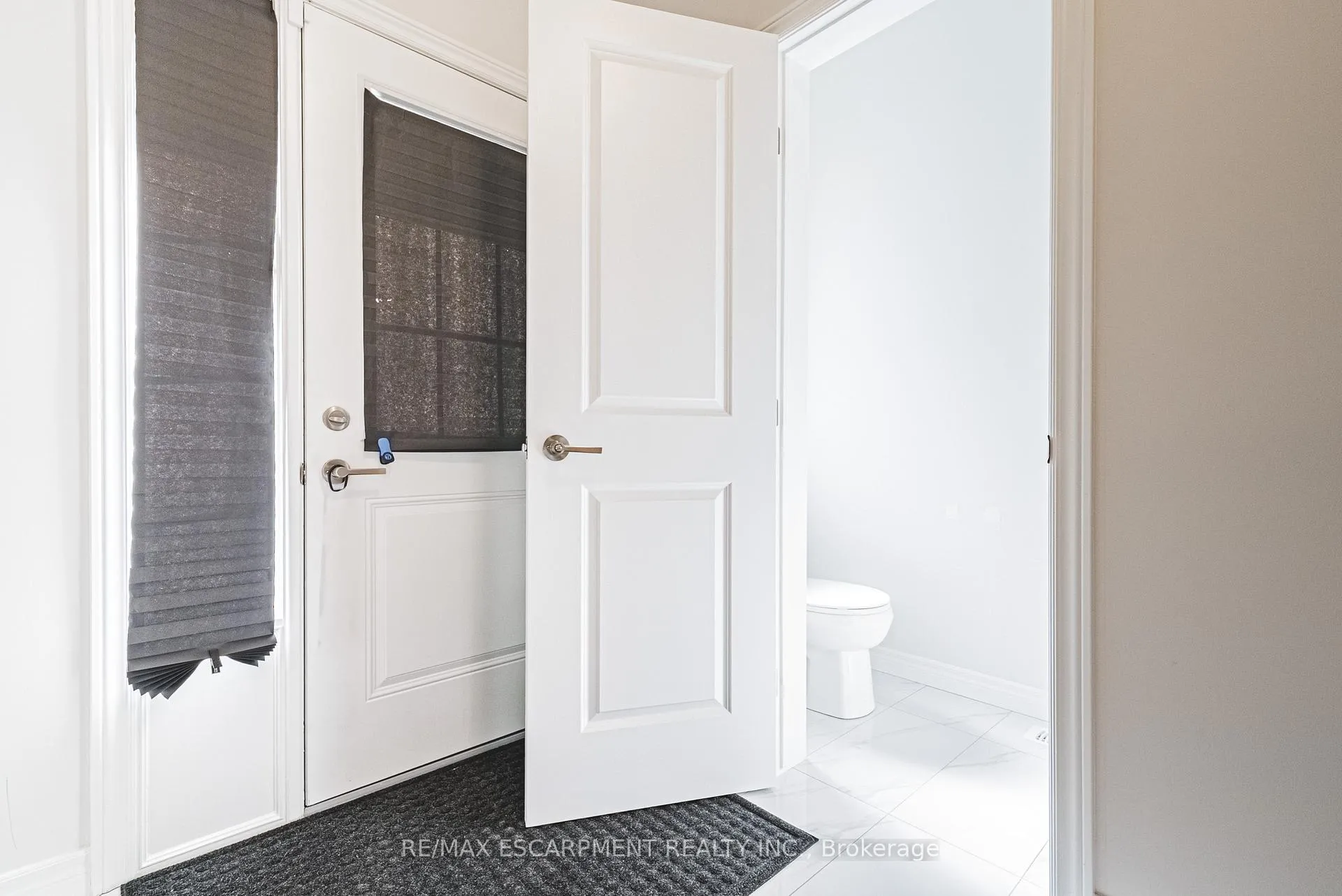 Photo 5 of 21 Zoe Lane, Hamilton, Rural Glanbrook — HOMEH