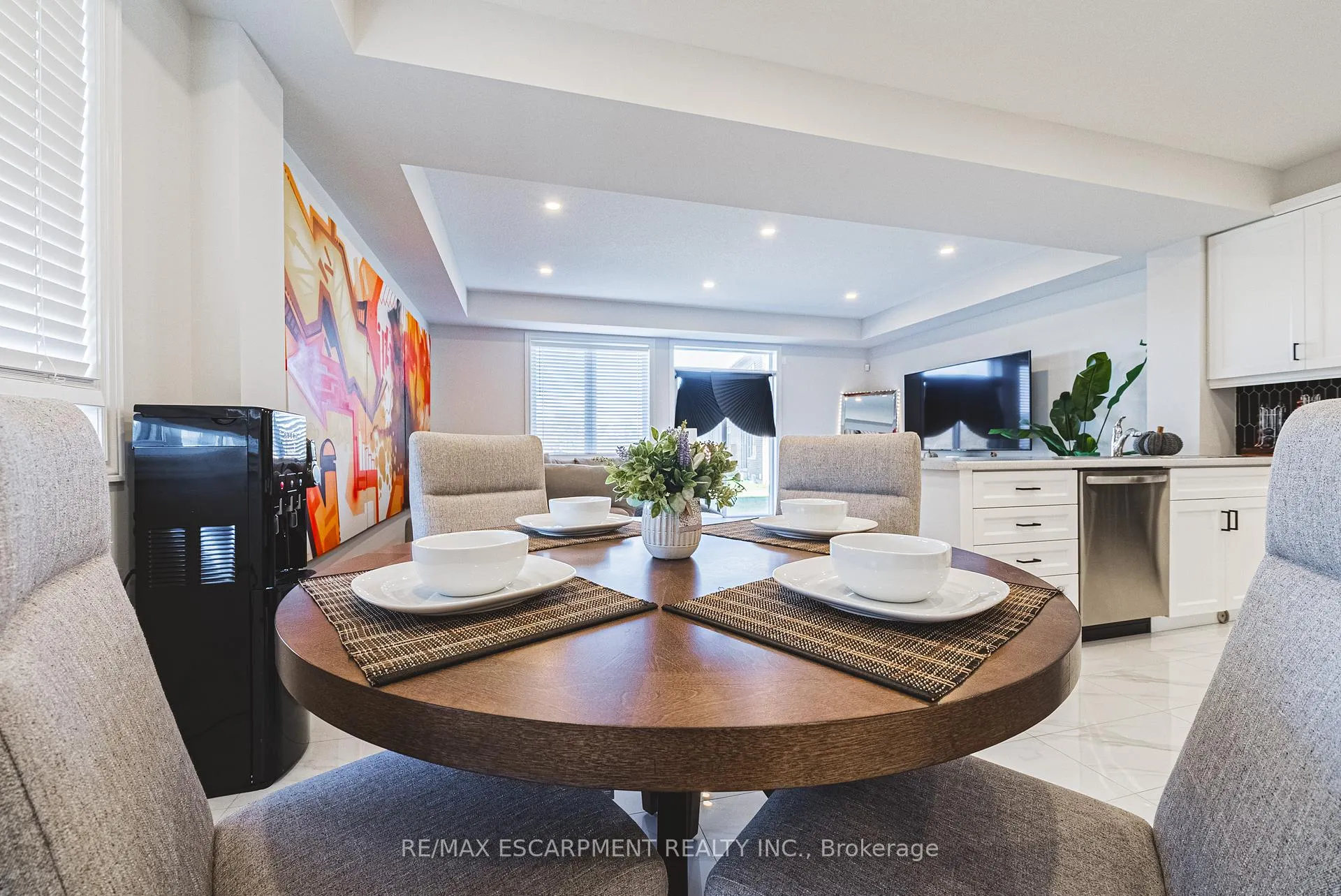 Photo 14 of 21 Zoe Lane, Hamilton, Rural Glanbrook — HOMEH