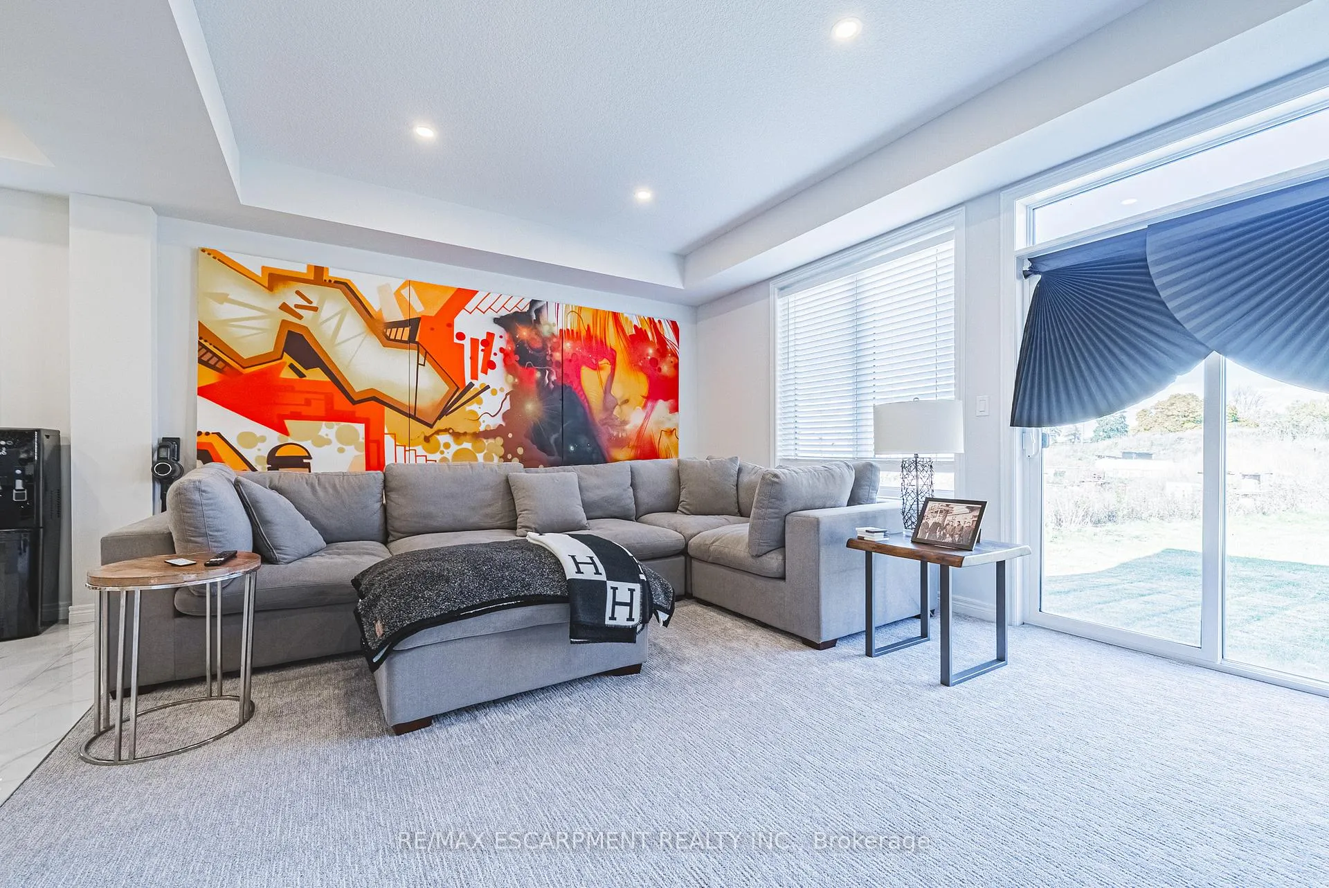 Photo 16 of 21 Zoe Lane, Hamilton, Rural Glanbrook — HOMEH