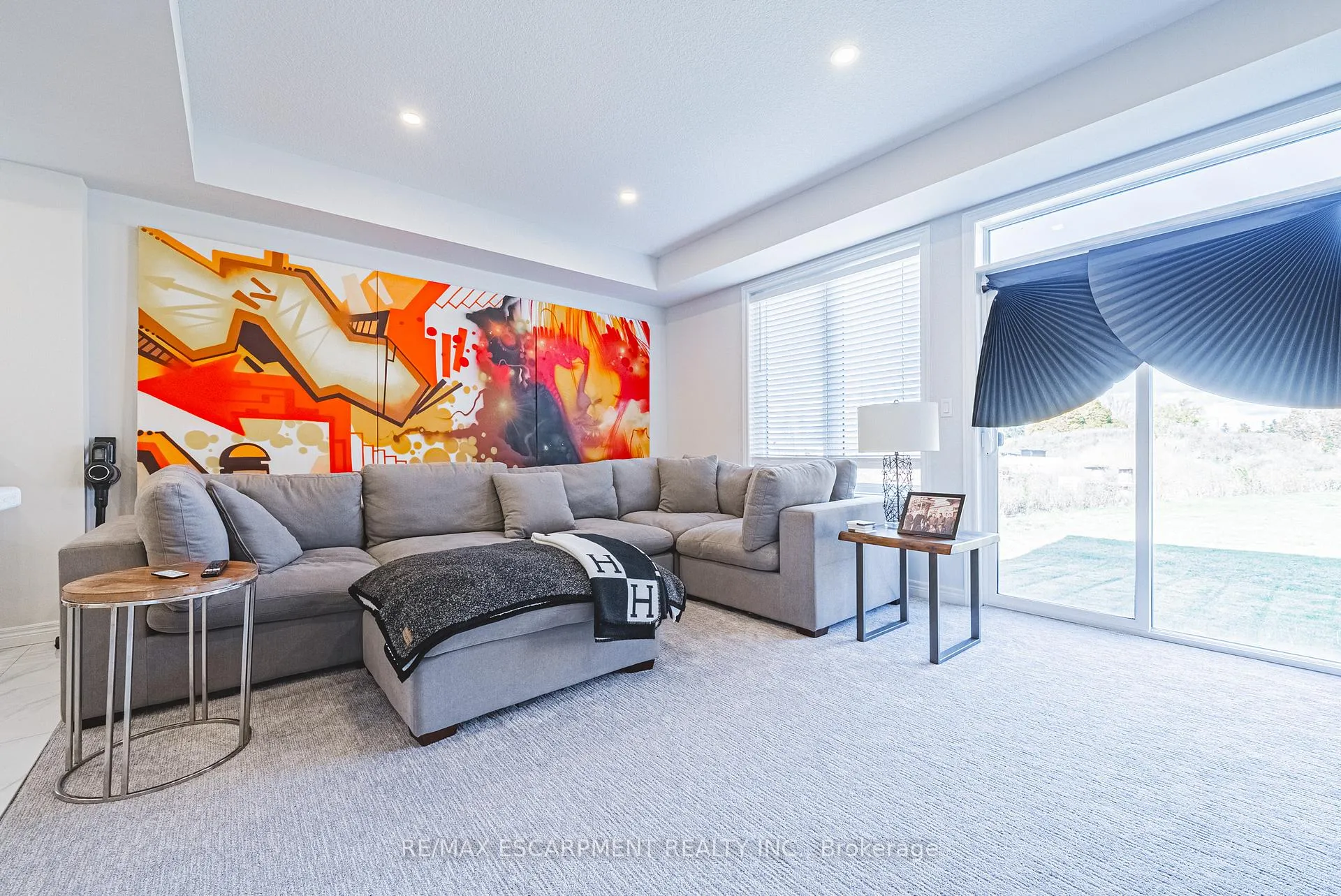 Photo 17 of 21 Zoe Lane, Hamilton, Rural Glanbrook — HOMEH