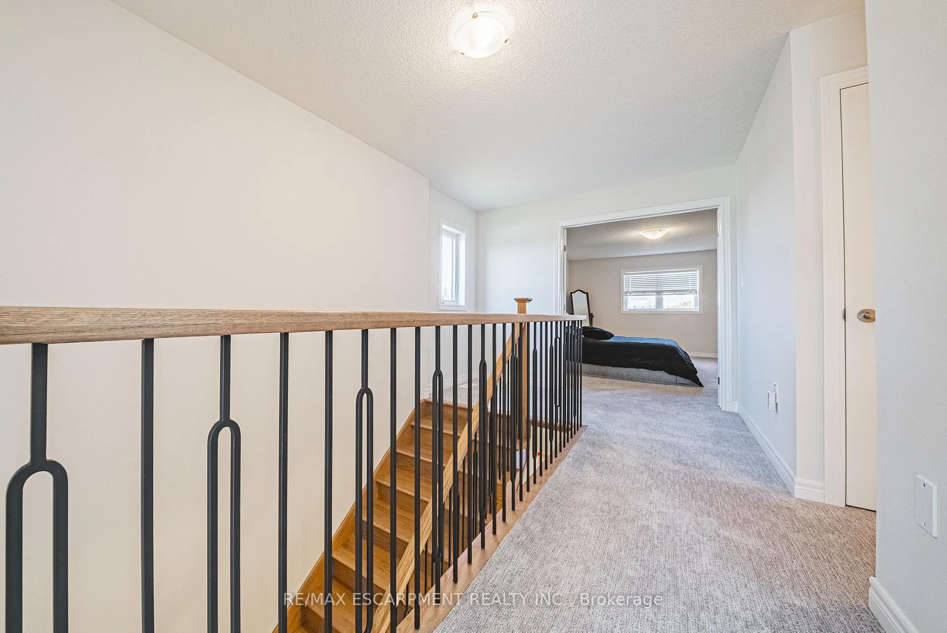 Photo 24 of 21 Zoe Lane, Hamilton, Rural Glanbrook — HOMEH