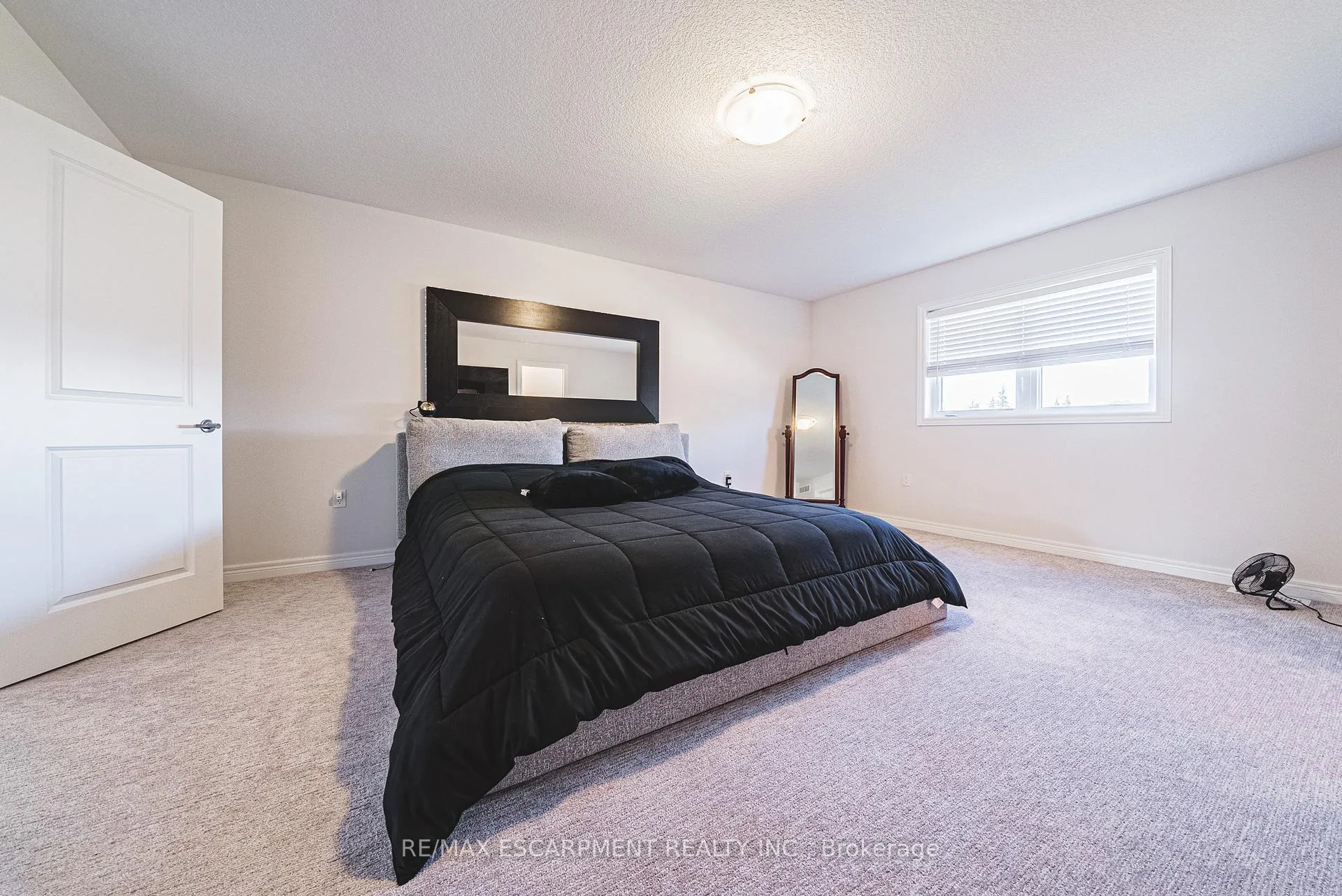 Photo 25 of 21 Zoe Lane, Hamilton, Rural Glanbrook — HOMEH