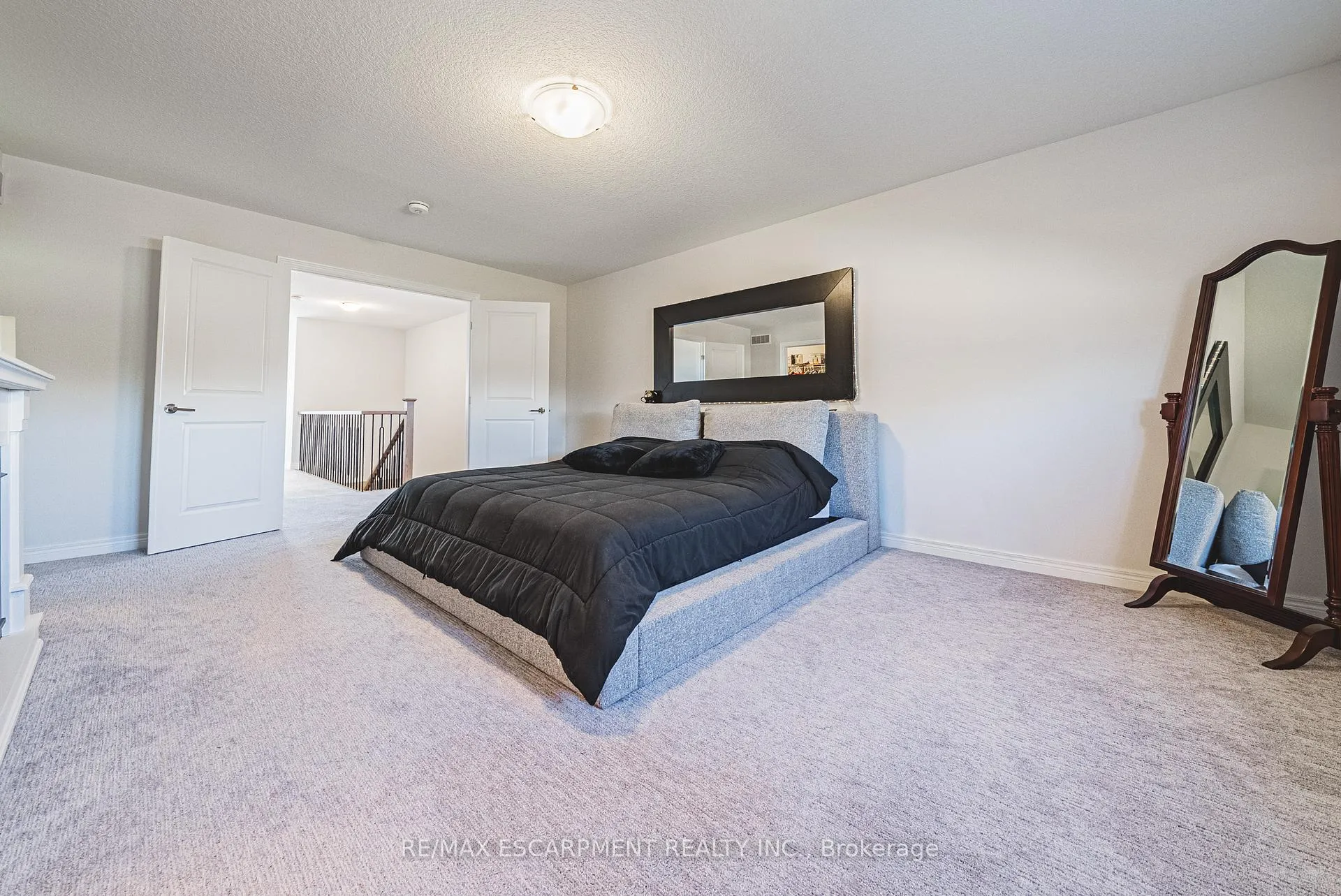 Photo 28 of 21 Zoe Lane, Hamilton, Rural Glanbrook — HOMEH