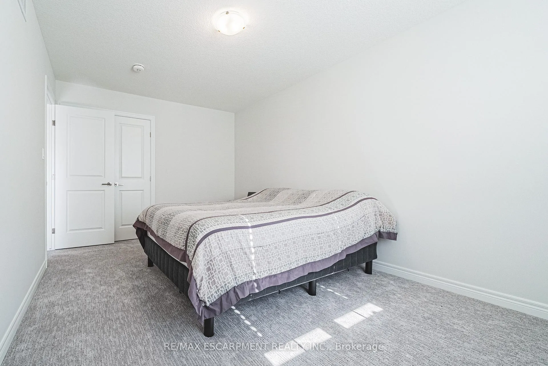 Photo 36 of 21 Zoe Lane, Hamilton, Rural Glanbrook — HOMEH