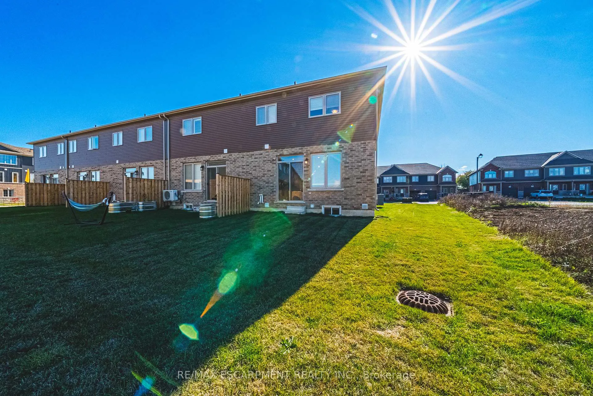 Photo 39 of 21 Zoe Lane, Hamilton, Rural Glanbrook — HOMEH