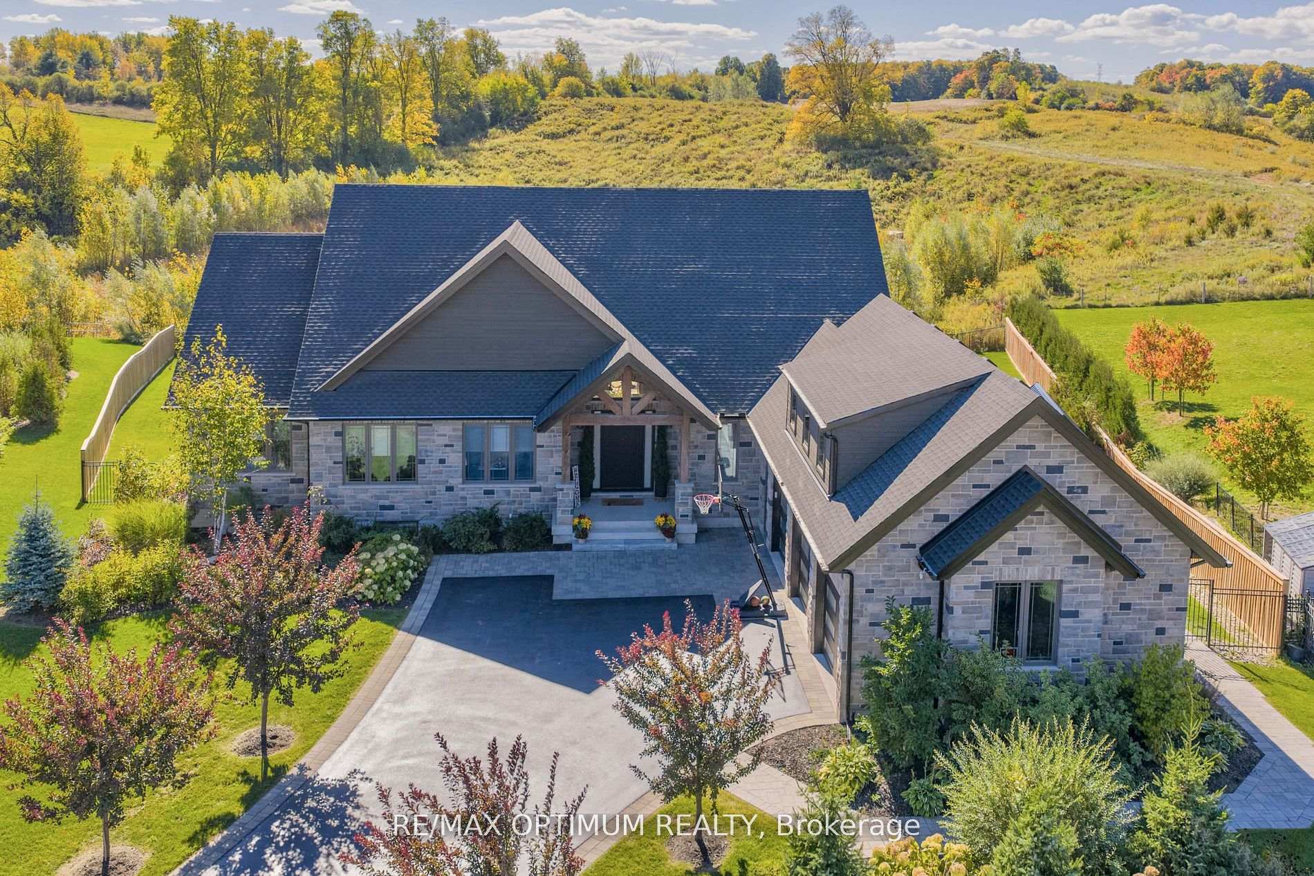 Photo 1 of 23 Whitcombe Way, Puslinch, Morriston — HOMEH