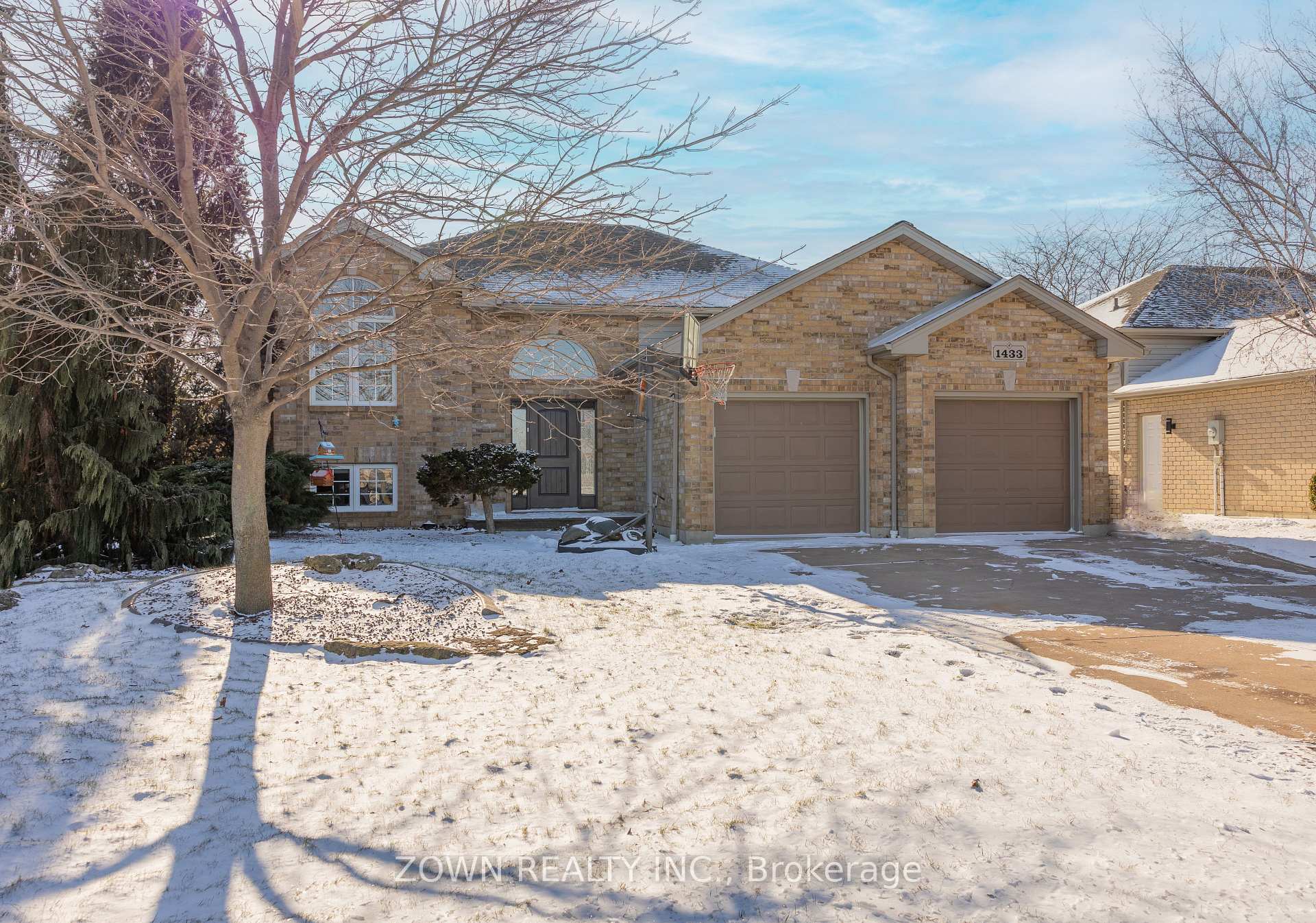 Front of 1433 Girard Drive