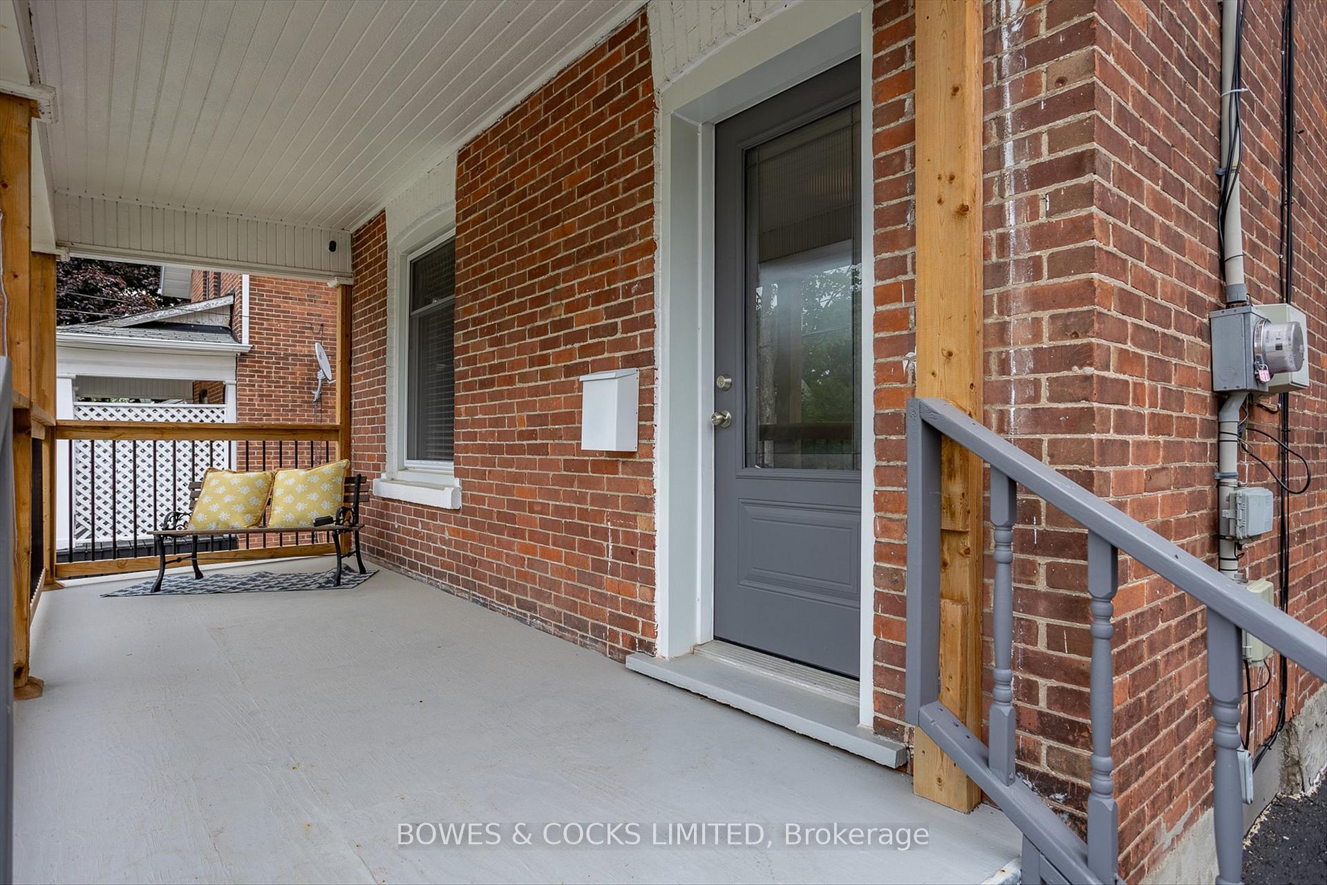 Front of 121 Durham Street W