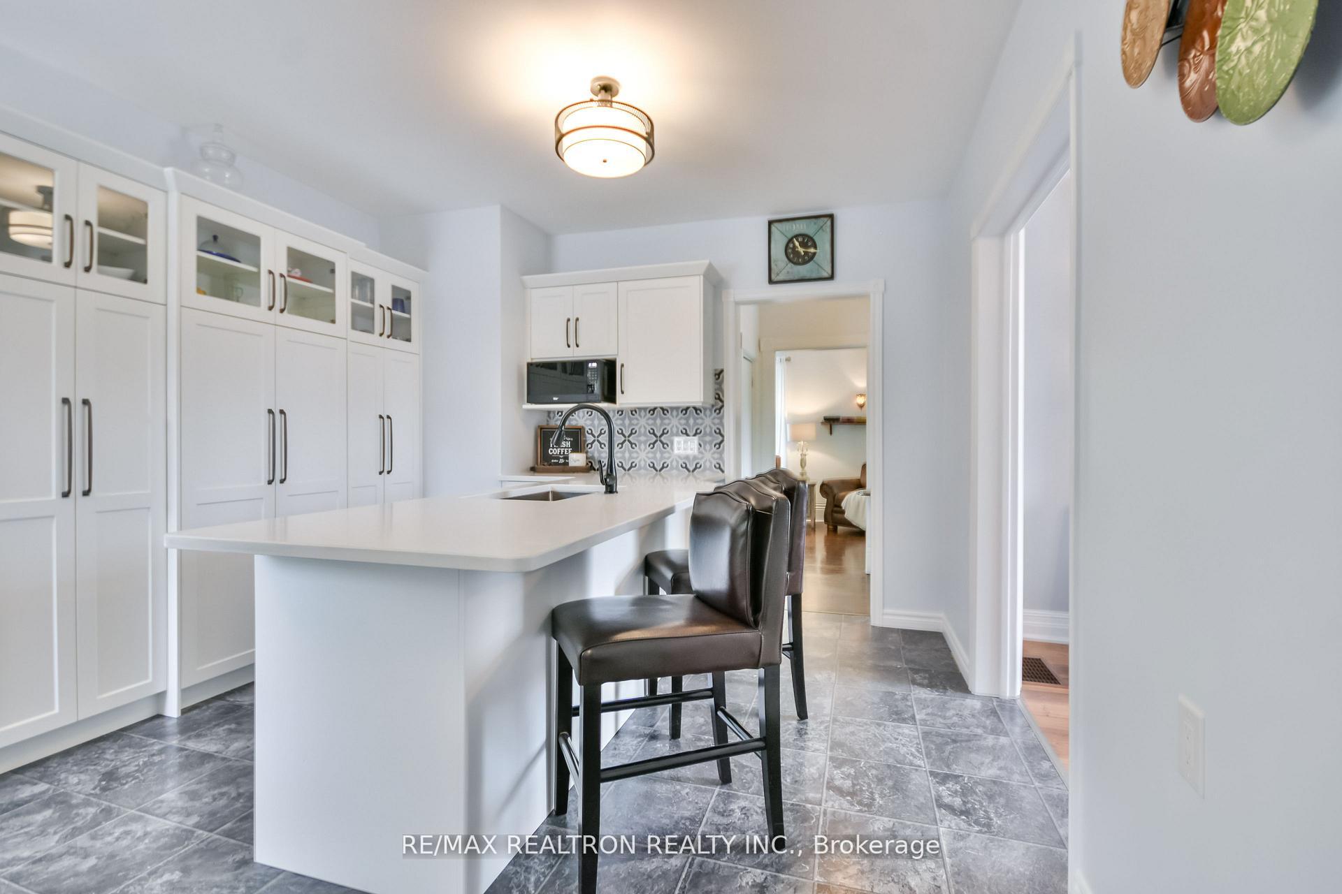 Photo 17 of 5872 Yonge Street, Innisfil, Churchill — HOMEH