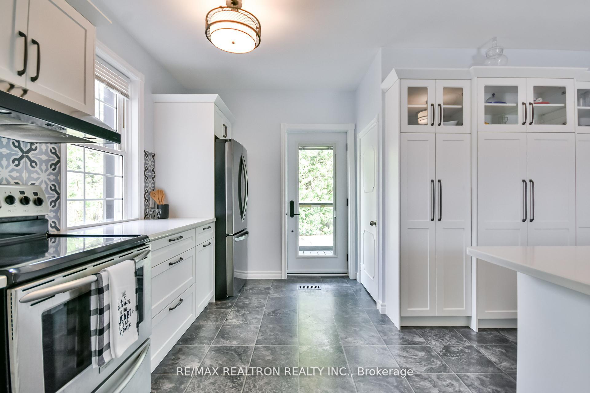Photo 12 of 5872 Yonge Street, Innisfil, Churchill — HOMEH