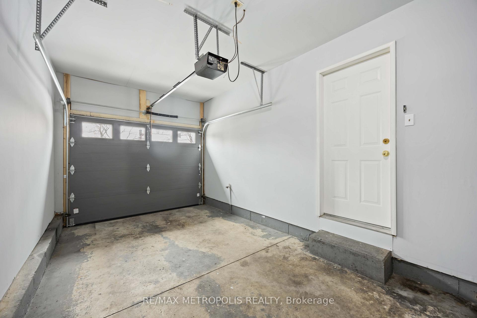 Photo 29 of 260-266 London Road, Sarnia — HOMEH