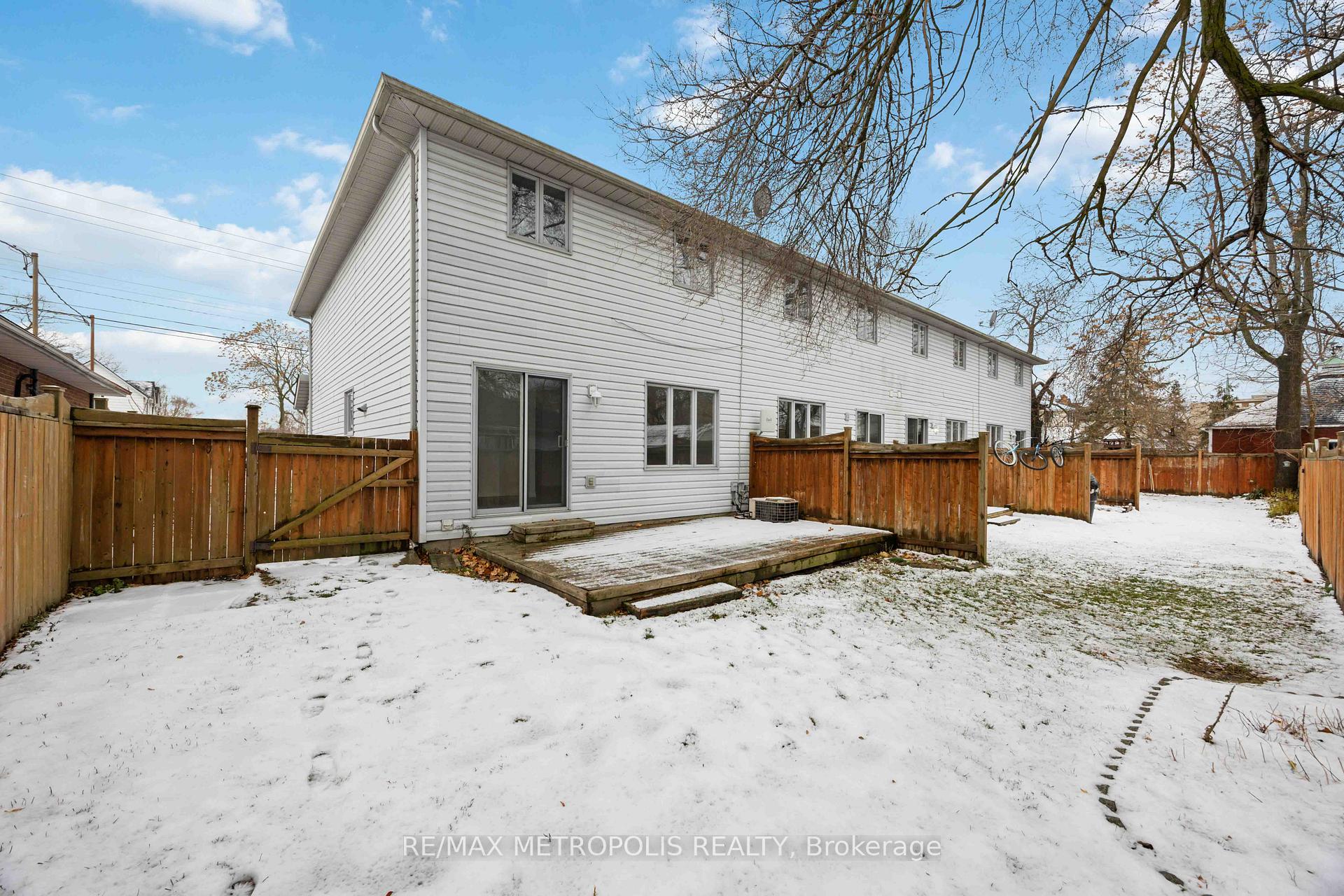 Photo 32 of 260-266 London Road, Sarnia — HOMEH