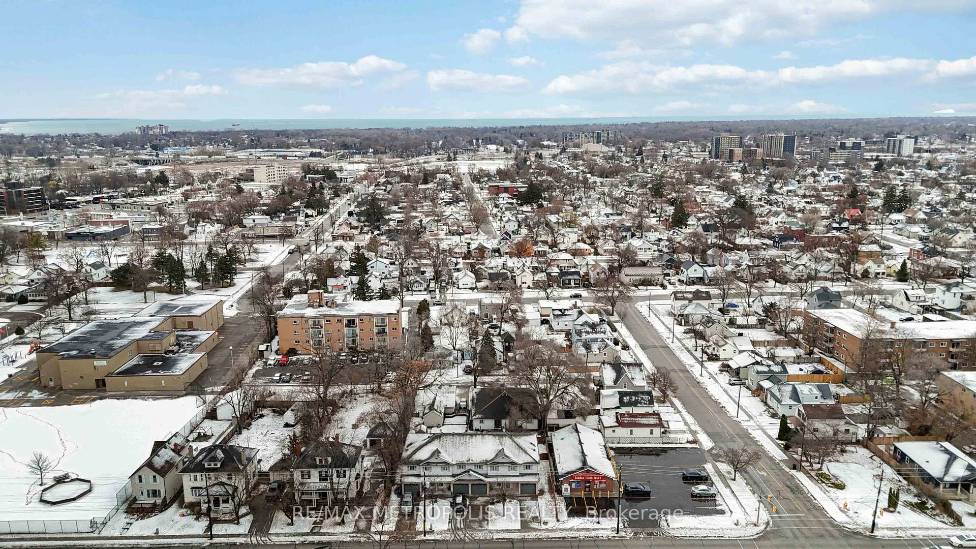 Photo 36 of 260-266 London Road, Sarnia — HOMEH
