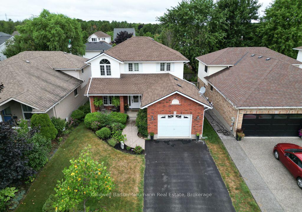 Photo 2 of 56 Hayward Crescent, Guelph, Clairfields/Hanlon Business Park — HOMEH
