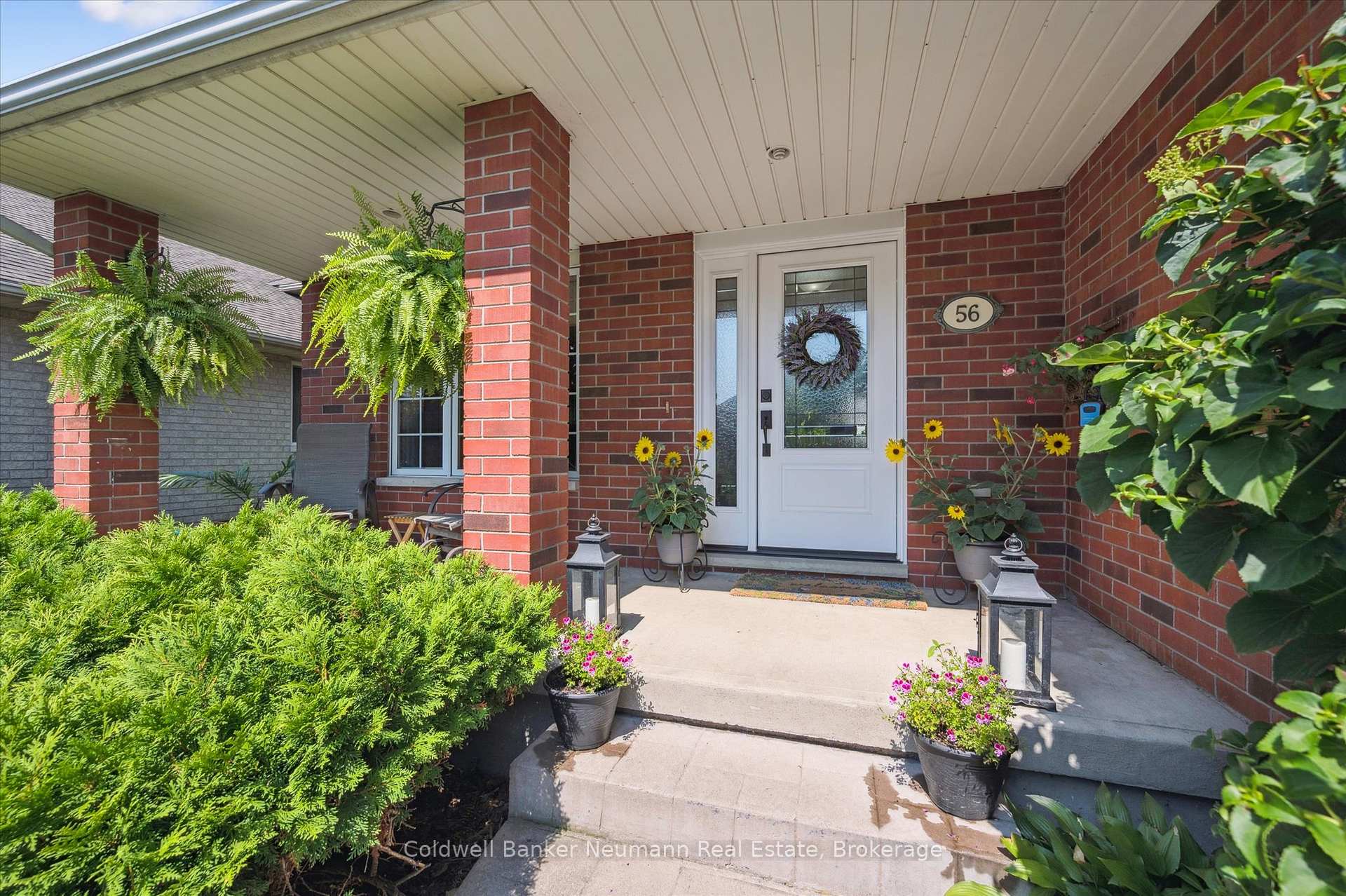Photo 3 of 56 Hayward Crescent, Guelph, Clairfields/Hanlon Business Park — HOMEH