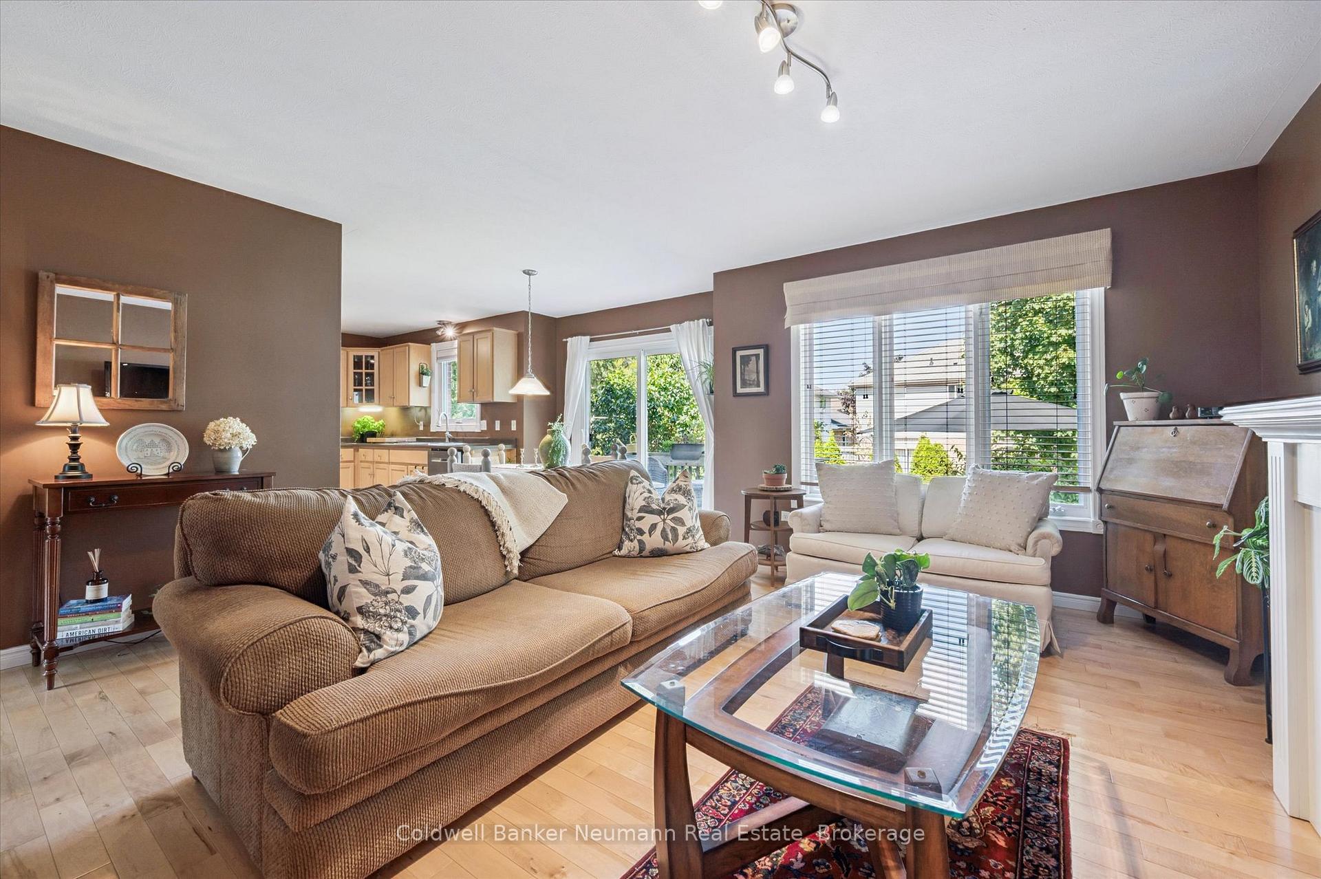 Photo 7 of 56 Hayward Crescent, Guelph, Clairfields/Hanlon Business Park — HOMEH