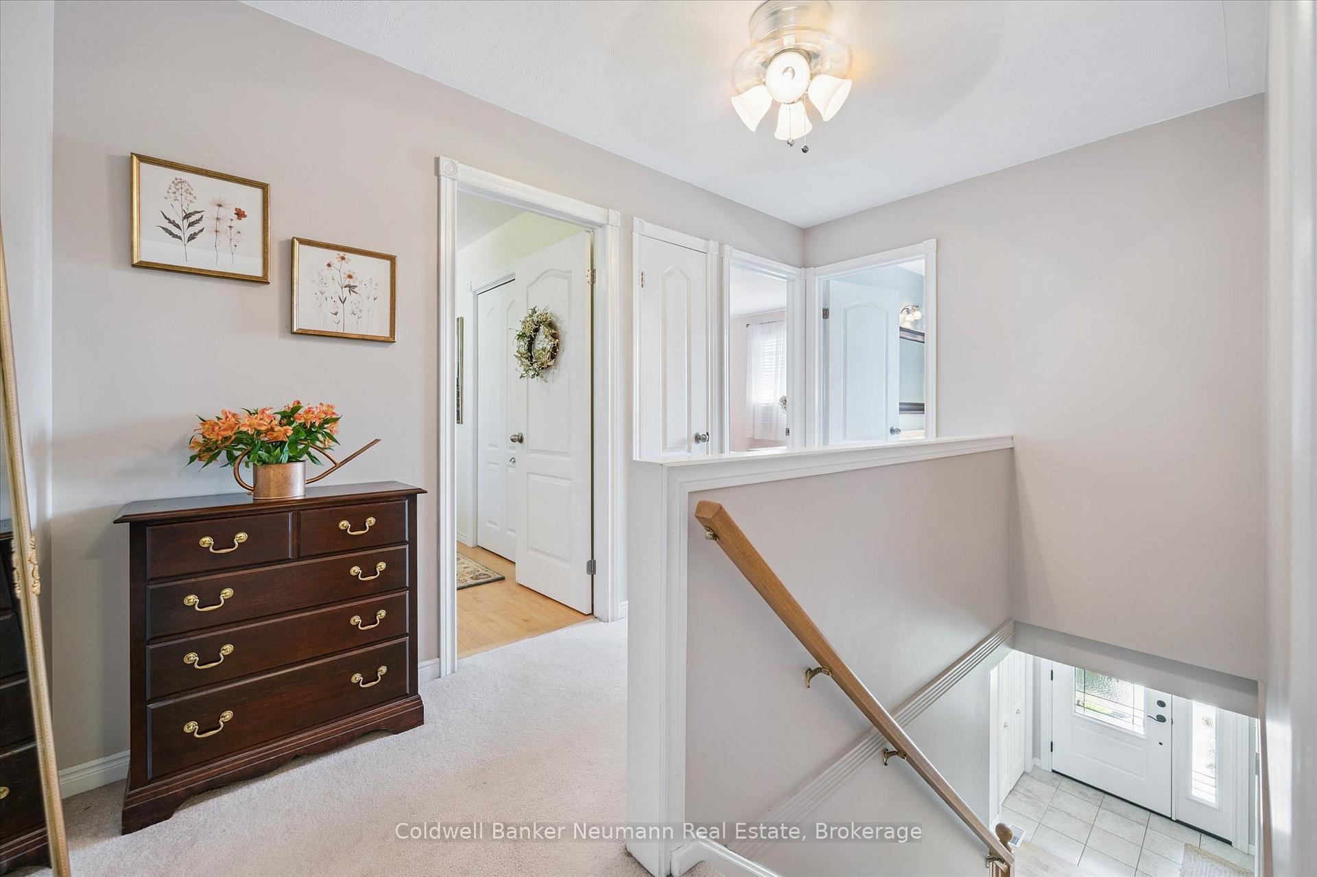 Photo 13 of 56 Hayward Crescent, Guelph, Clairfields/Hanlon Business Park — HOMEH