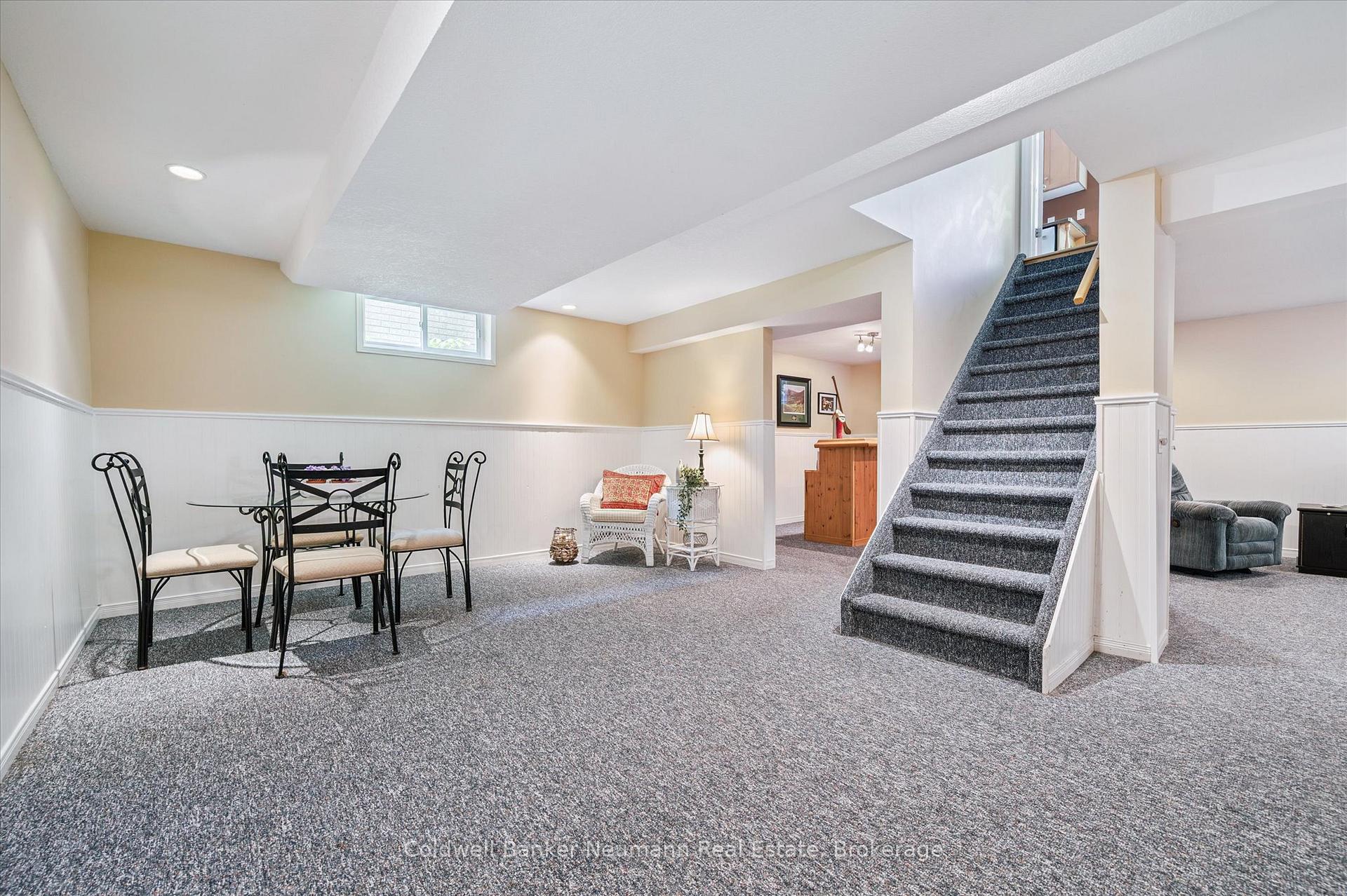 Photo 19 of 56 Hayward Crescent, Guelph, Clairfields/Hanlon Business Park — HOMEH