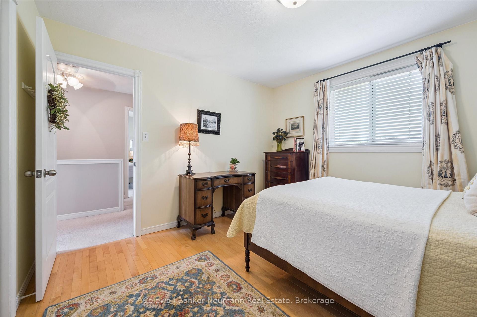 Photo 36 of 56 Hayward Crescent, Guelph, Clairfields/Hanlon Business Park — HOMEH