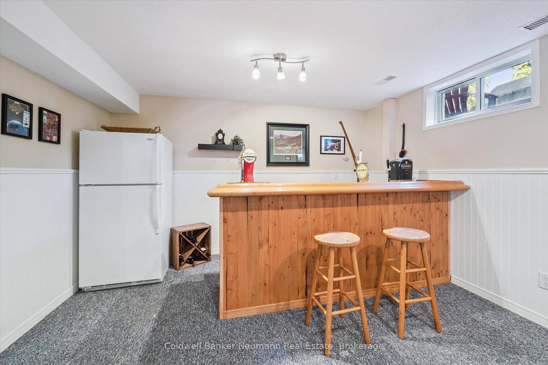 Photo 41 of 56 Hayward Crescent, Guelph, Clairfields/Hanlon Business Park — HOMEH