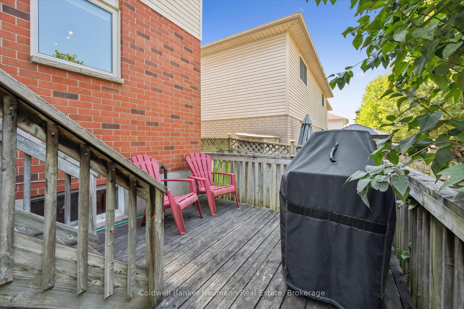 Photo 43 of 56 Hayward Crescent, Guelph, Clairfields/Hanlon Business Park — HOMEH