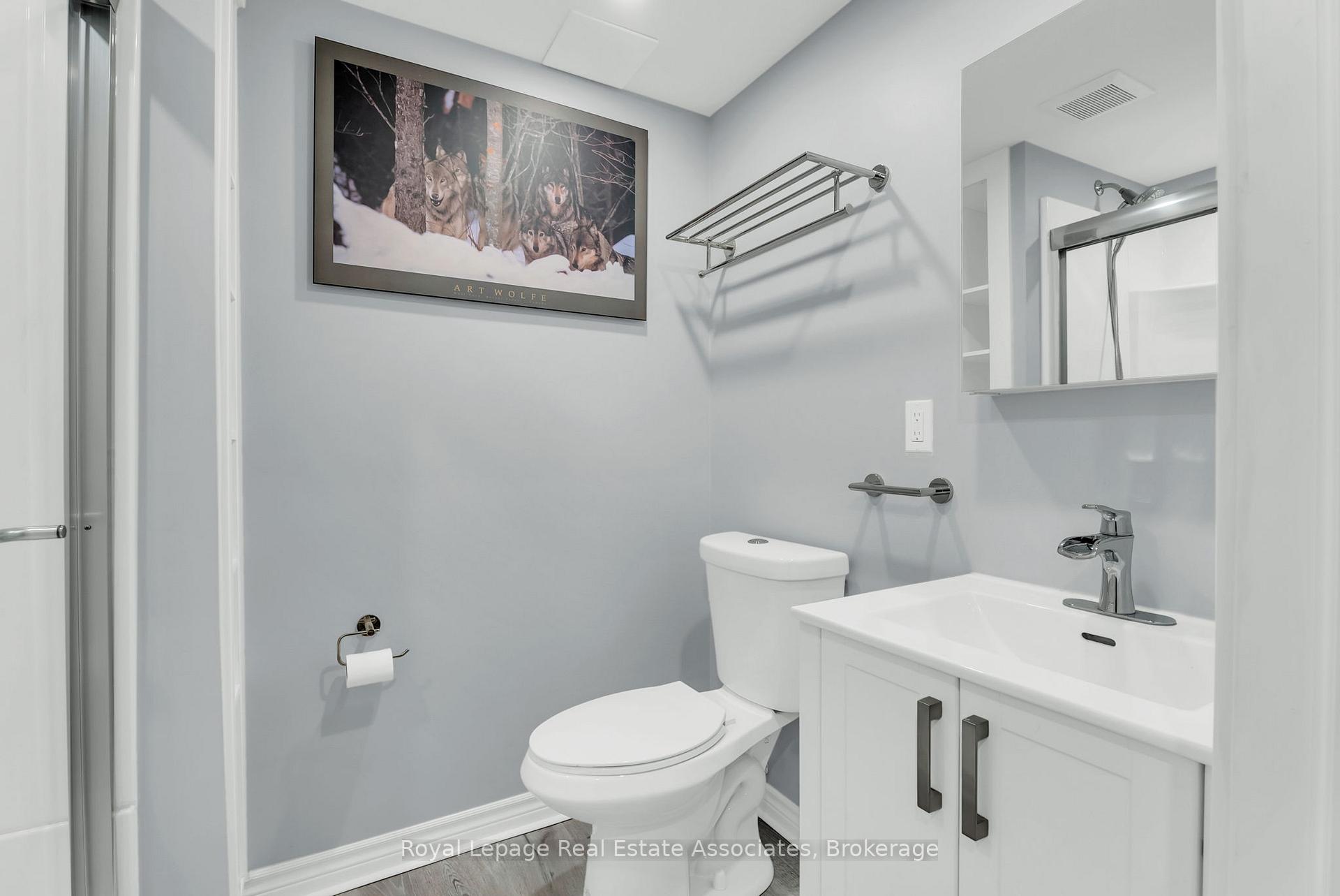 Photo 15 of 12 Carnaby Crescent, Kitchener — HOMEH