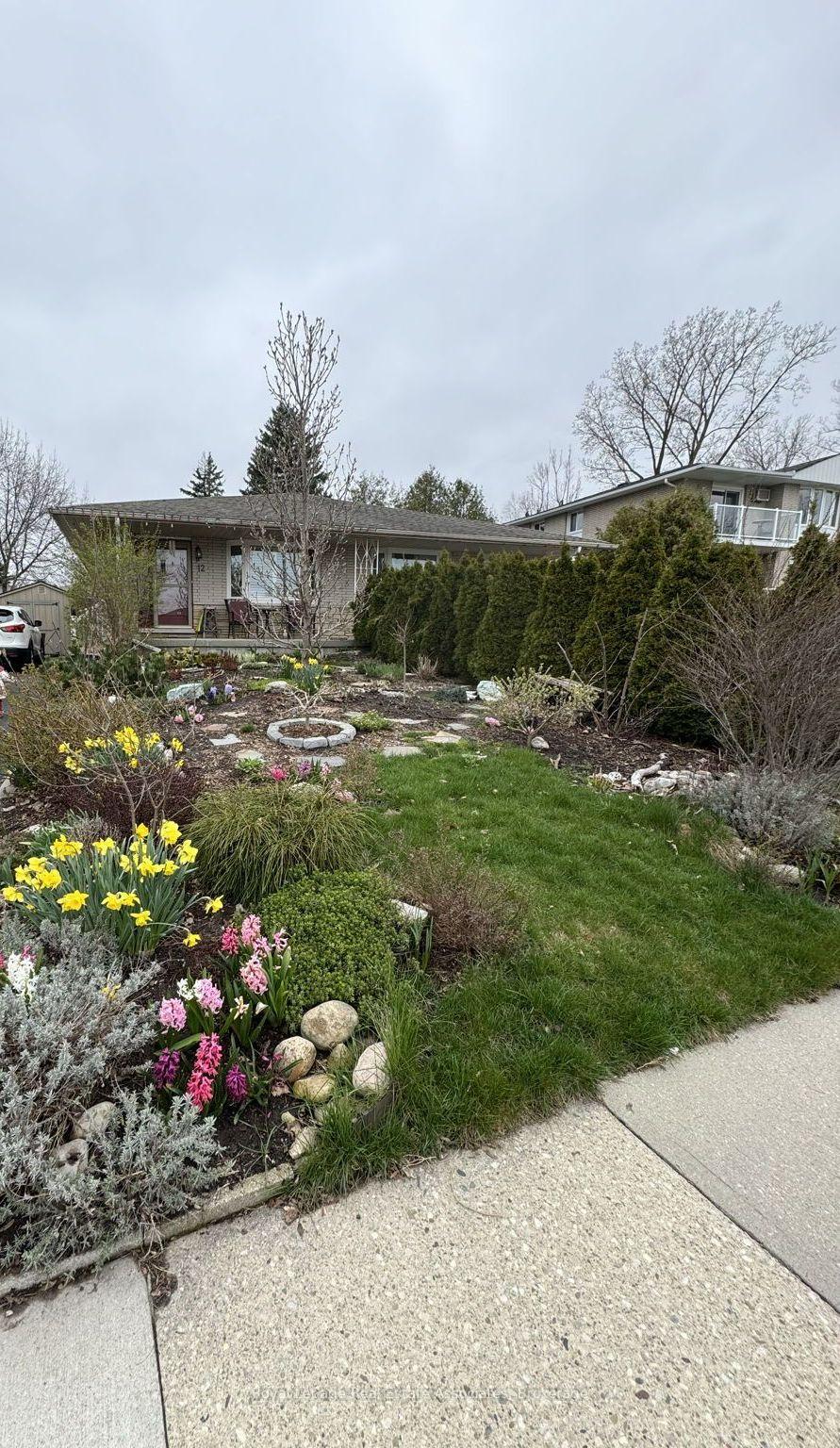 Photo 17 of 12 Carnaby Crescent, Kitchener — HOMEH