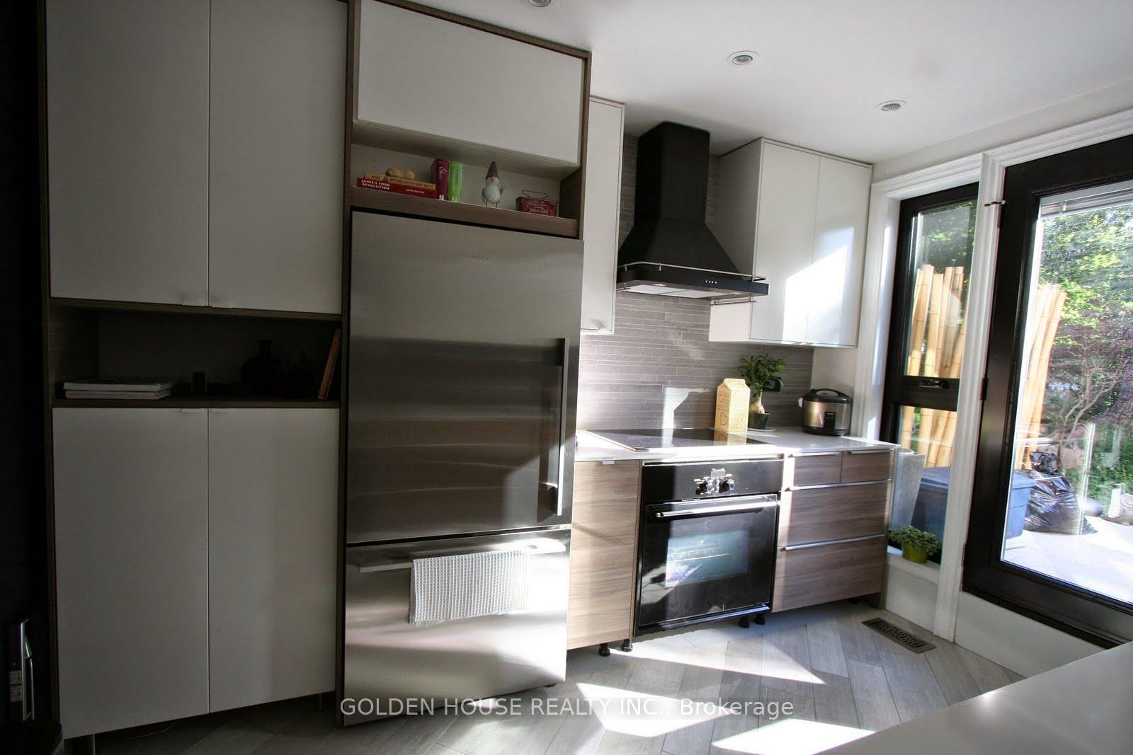 Photo 10 of 21 Thatcher Avenue, Scarborough, Cliffcrest — HOMEH