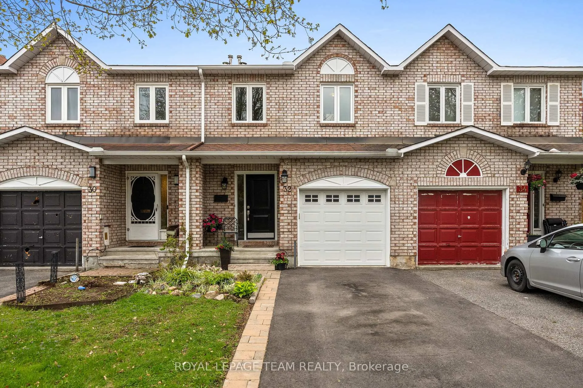 Photo 1 of 32 Whitegate Crescent, Ottawa, Barrhaven - Longfields — HOMEH