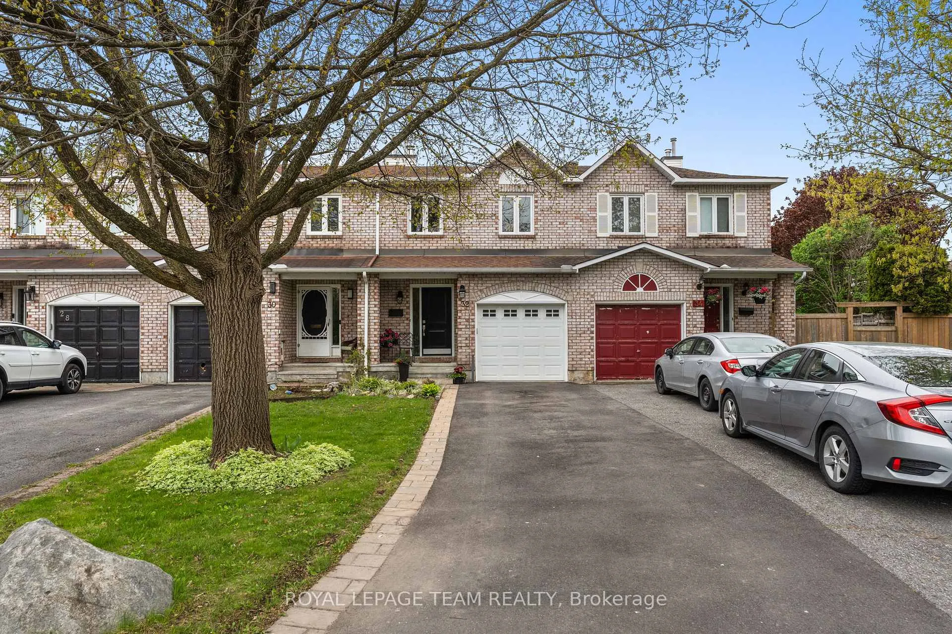 Photo 3 of 32 Whitegate Crescent, Ottawa, Barrhaven - Longfields — HOMEH