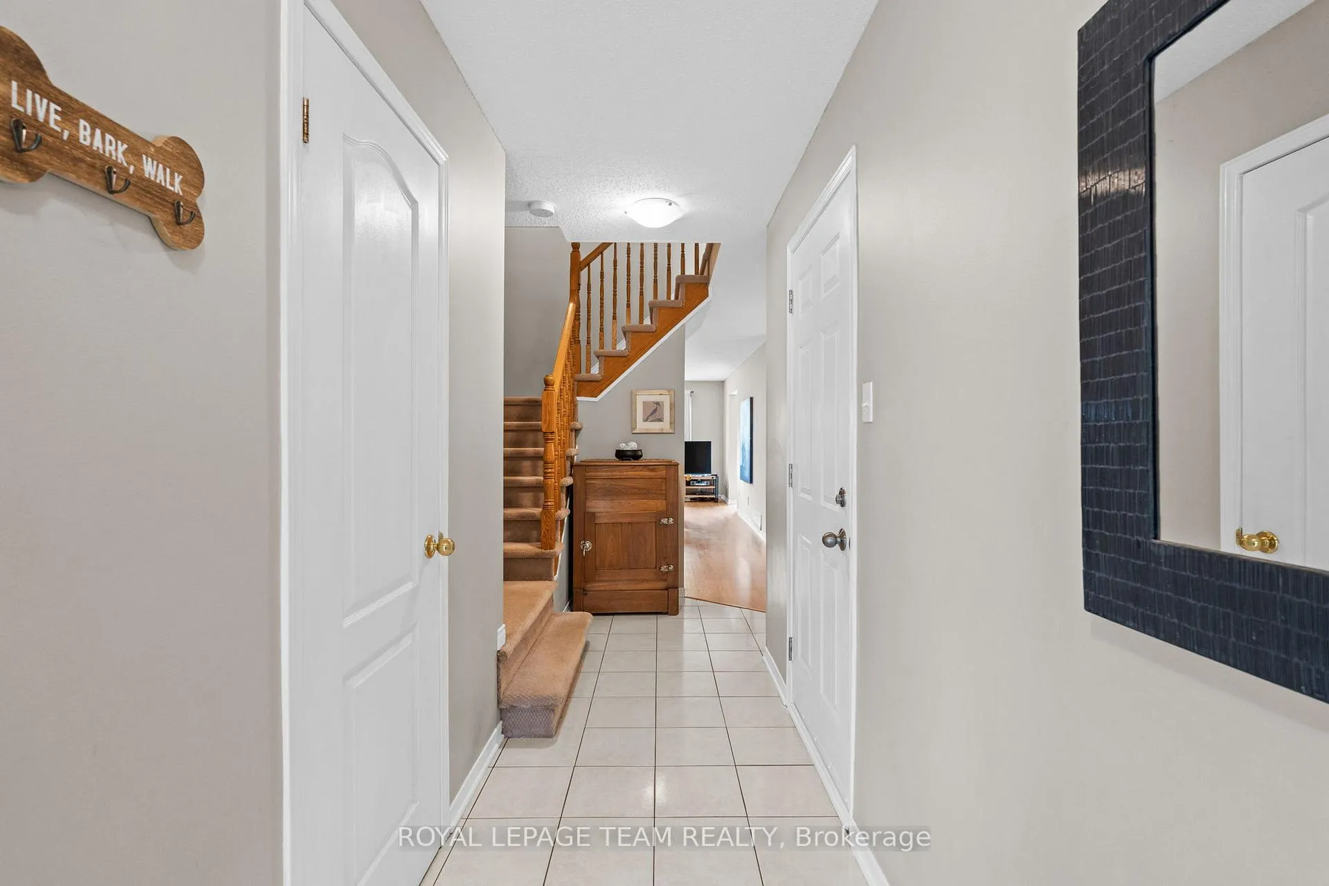 Photo 5 of 32 Whitegate Crescent, Ottawa, Barrhaven - Longfields — HOMEH