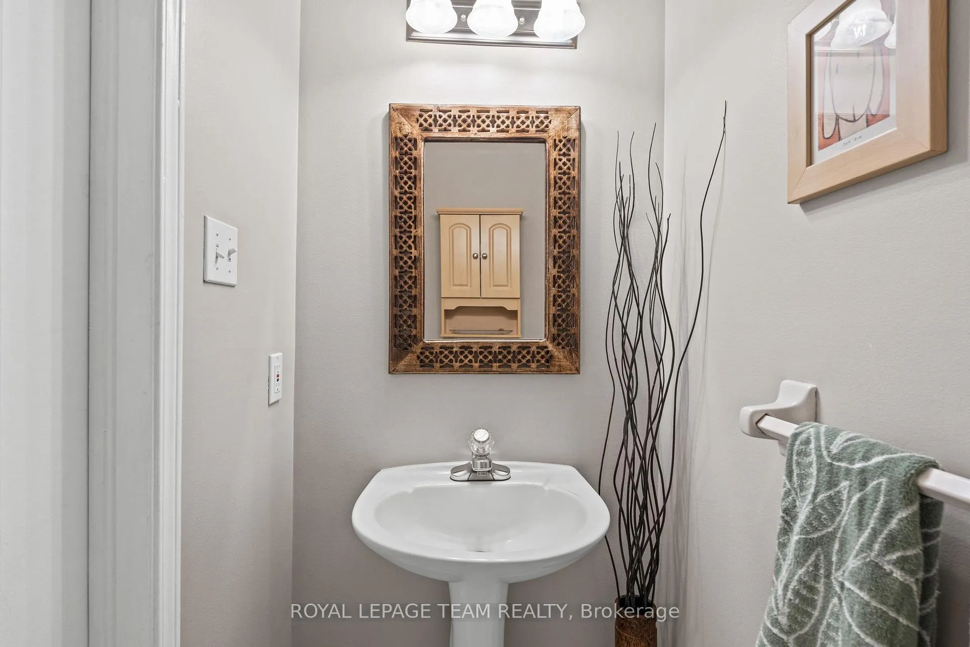 Photo 6 of 32 Whitegate Crescent, Ottawa, Barrhaven - Longfields — HOMEH