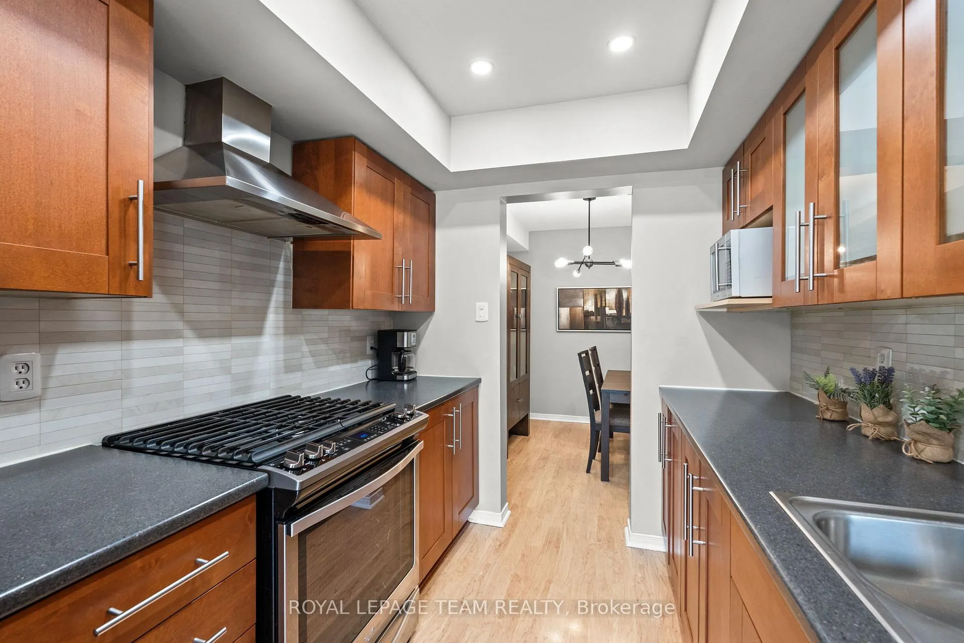 Photo 13 of 32 Whitegate Crescent, Ottawa, Barrhaven - Longfields — HOMEH